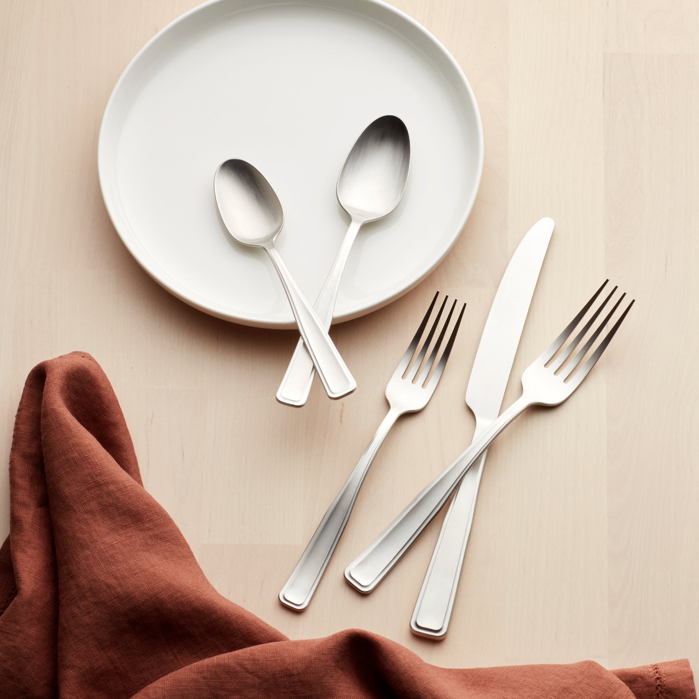 Lenox Everyday Flatware Reid Satin 20-Piece Flatware Set - Image 3