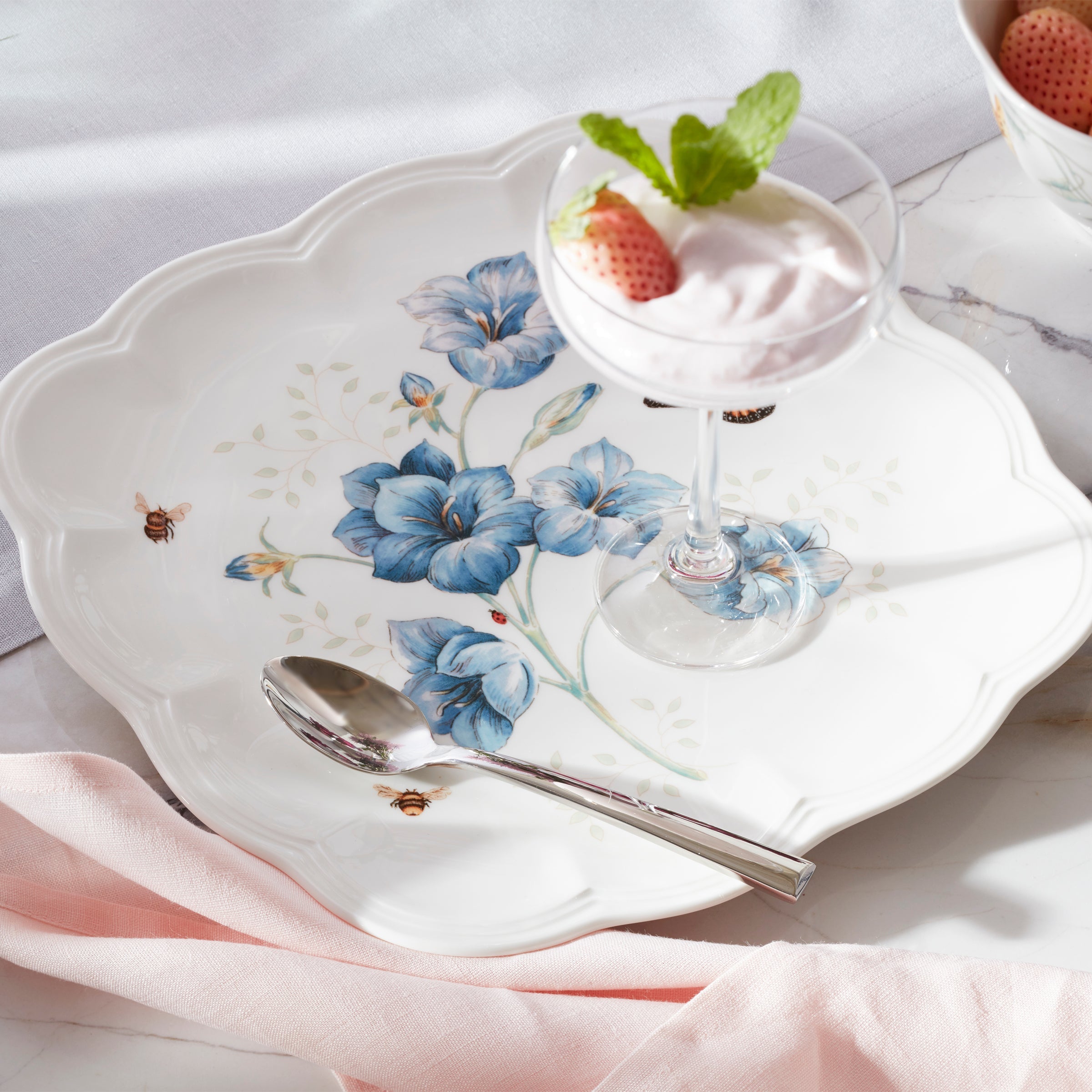 Lenox Everyday Flatware Butterfly Meadow Square 18-Piece Dinnerware Set - Image 6