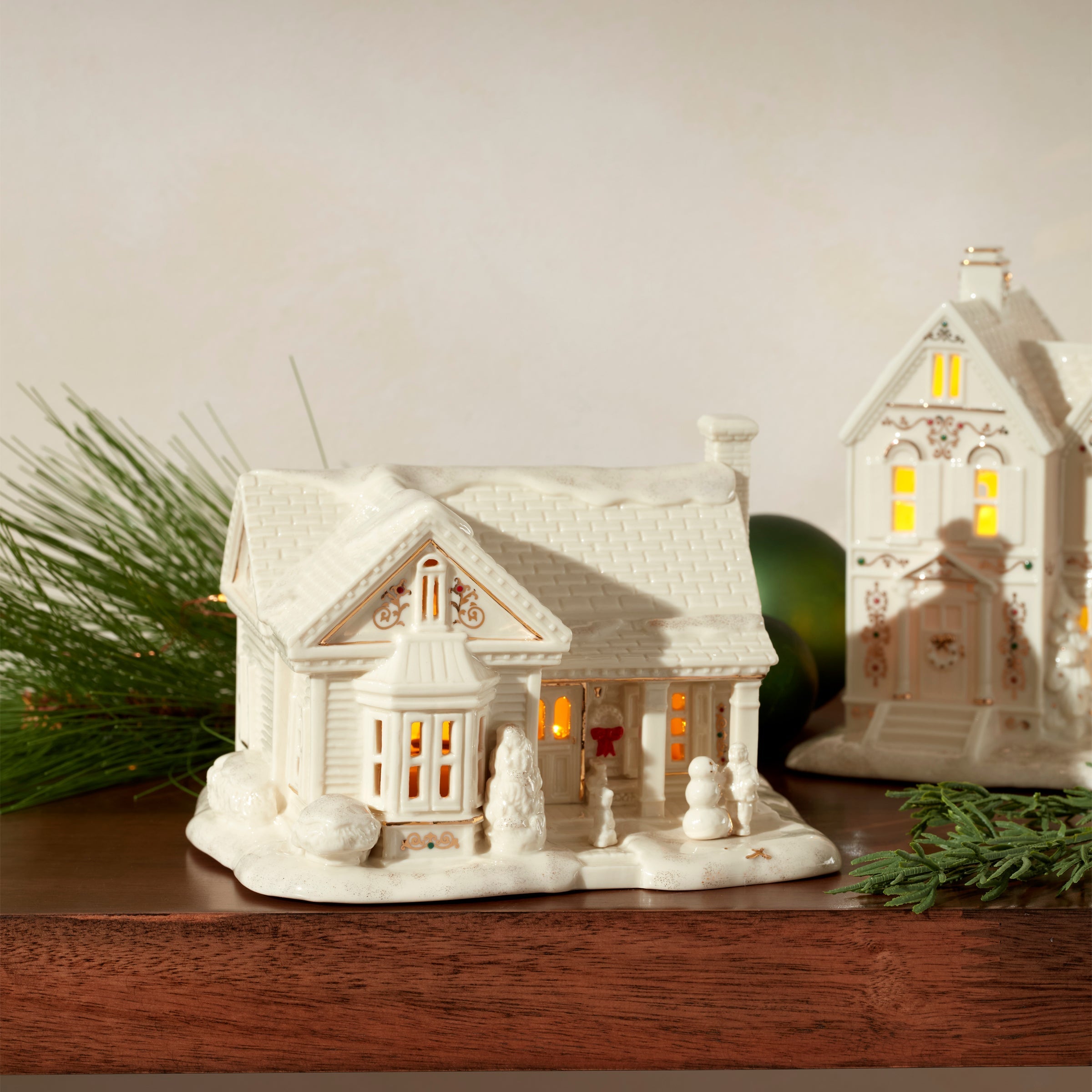 Lenox Everyday Flatware Mistletoe Park 3-Piece Lit Figurine Starter Set - Image 4