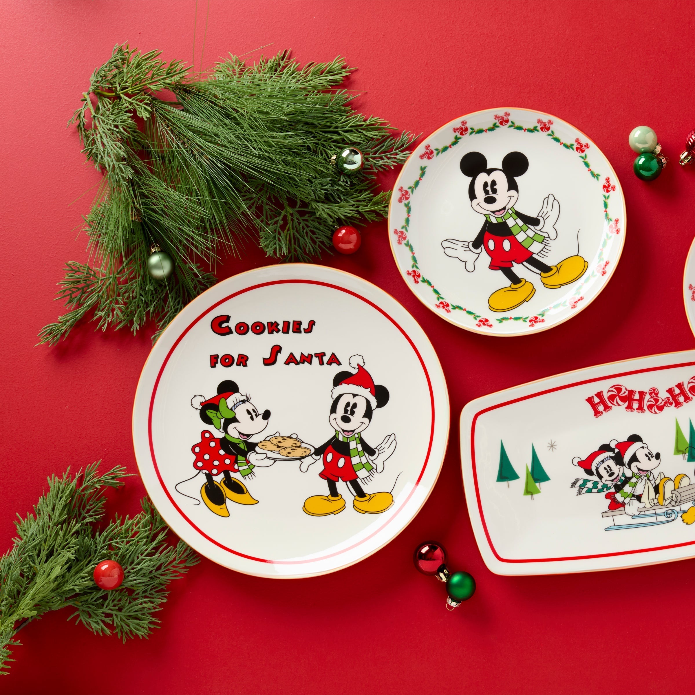 Lenox Everyday Flatware Disney Holiday Cookies for Santa Plate - Image 4