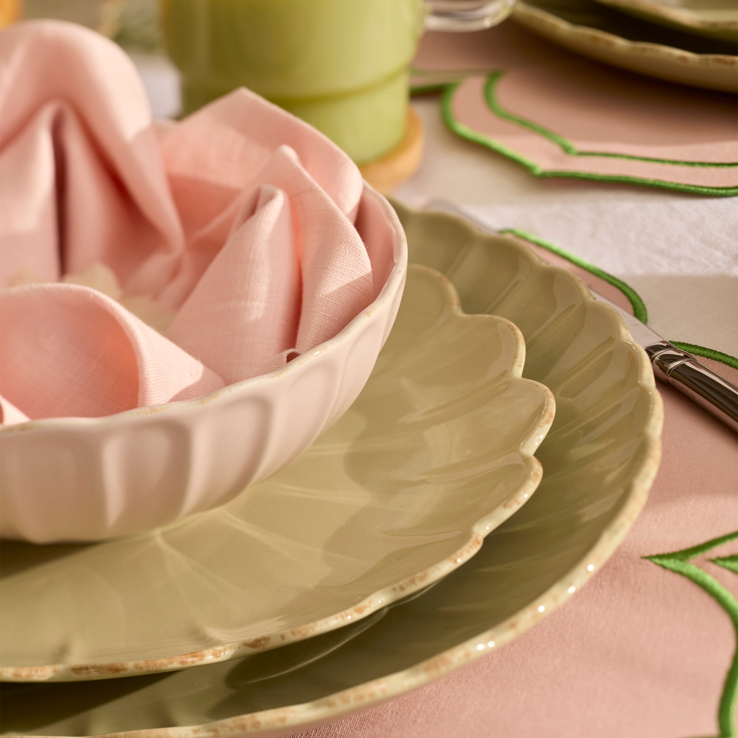 Lenox Everyday Flatware French Perle Scallop Matcha 24-Piece Dinnerware Set - Image 4
