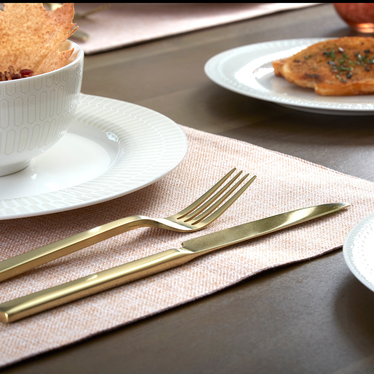 Lenox Everyday Flatware Chefs Table Champagne 20 Piece Flatware Set - Image 4