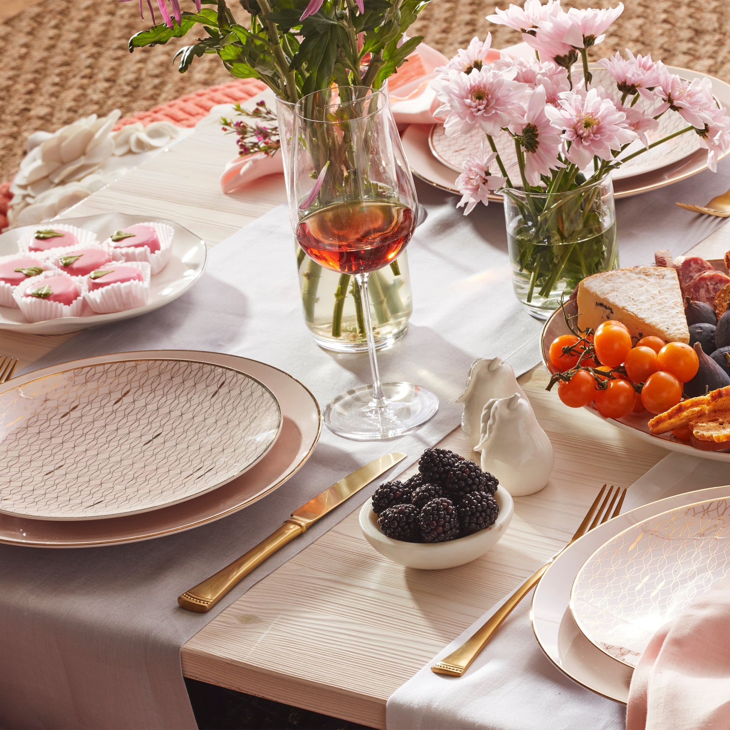 Lenox Everyday Flatware Trianna Blush 12-Piece Dinnerware Set - Image 3