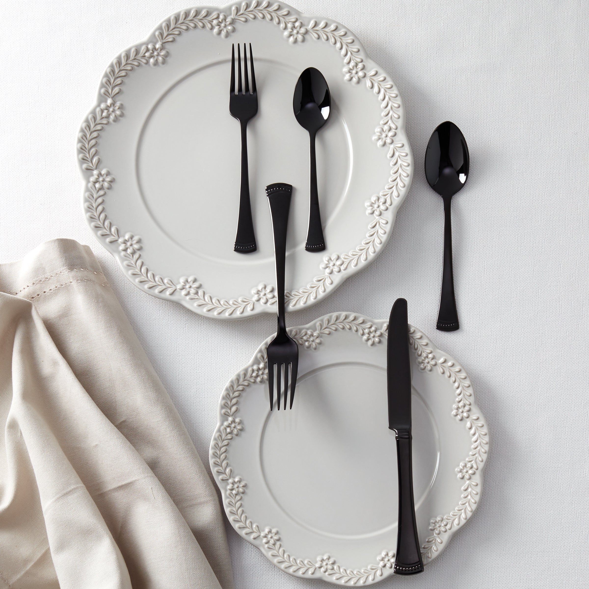 Lenox Everyday Flatware Portola Black Mirror 20-Piece Flatware Set - Image 5