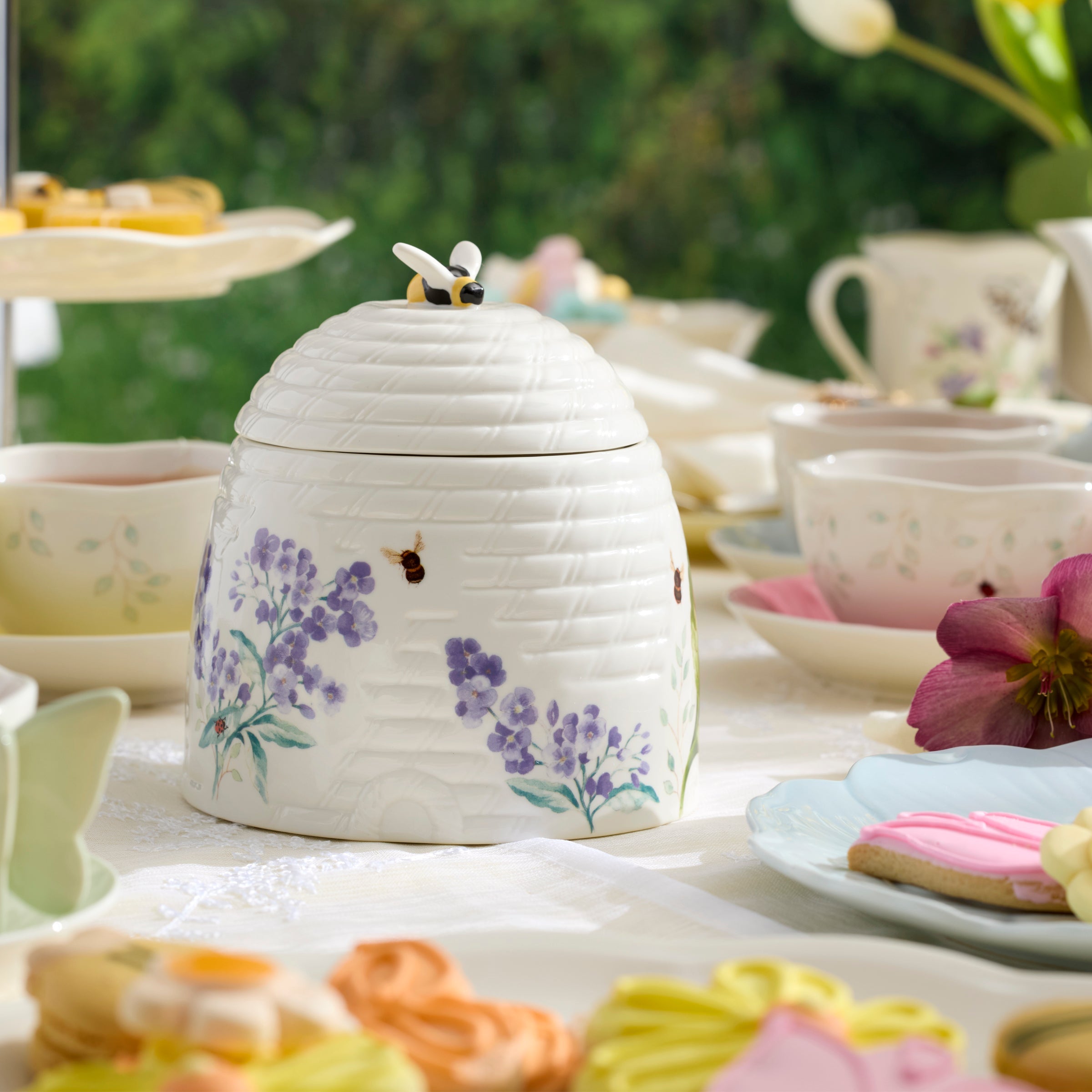 Lenox Everyday Flatware Butterfly Meadow Honeycomb Candy Jar - Image 4