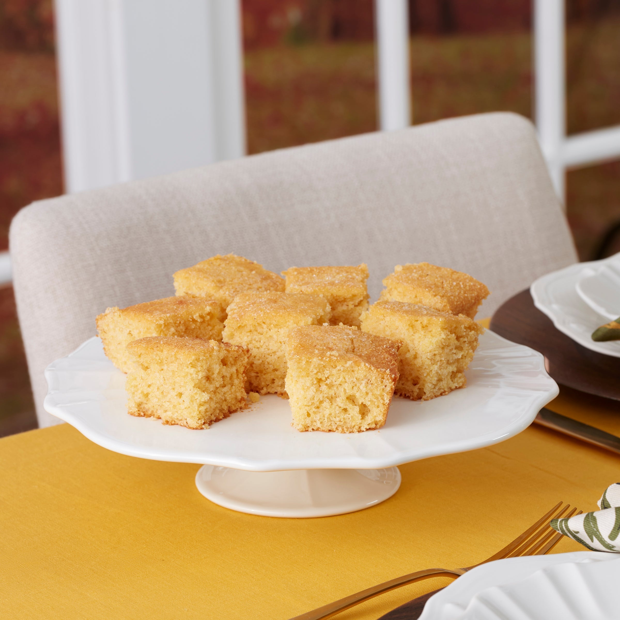 Lenox Everyday Flatware Eldridge Footed Cake Plate - Image 3