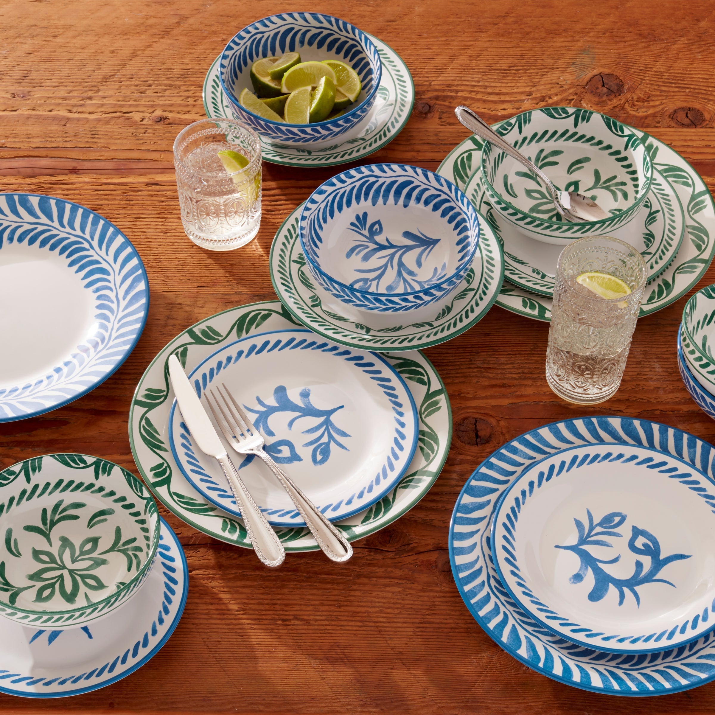 Lenox Everyday Flatware Solear Green 12-Piece Dinnerware Set - Image 9