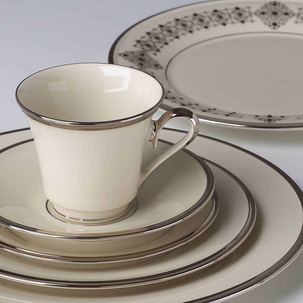 Lenox Everyday Flatware Solitaire 5-Piece Place Setting - Image 2