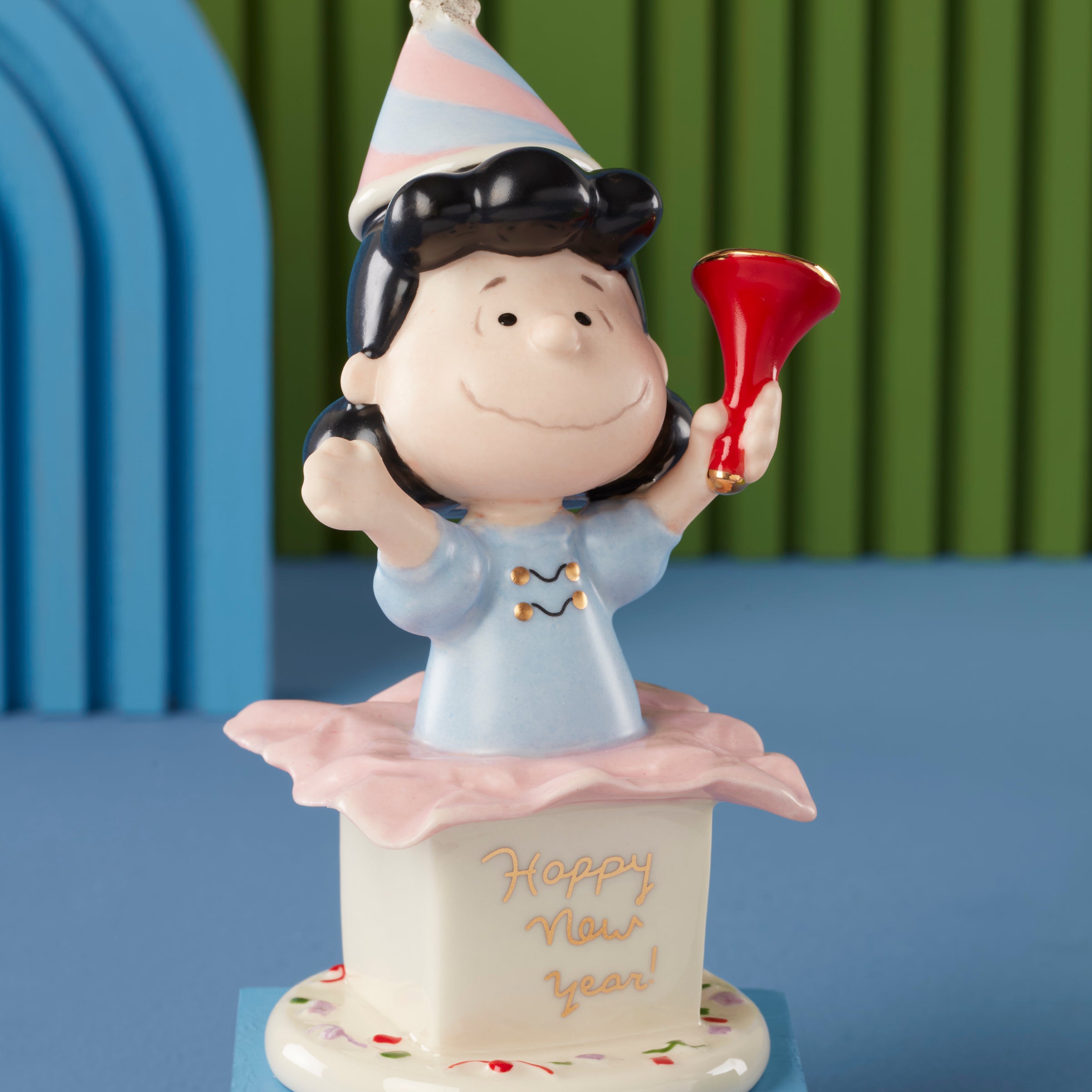 Lenox Everyday Flatware Happy New Year Charlie Brown 5-Piece Figurine Set - Image 7