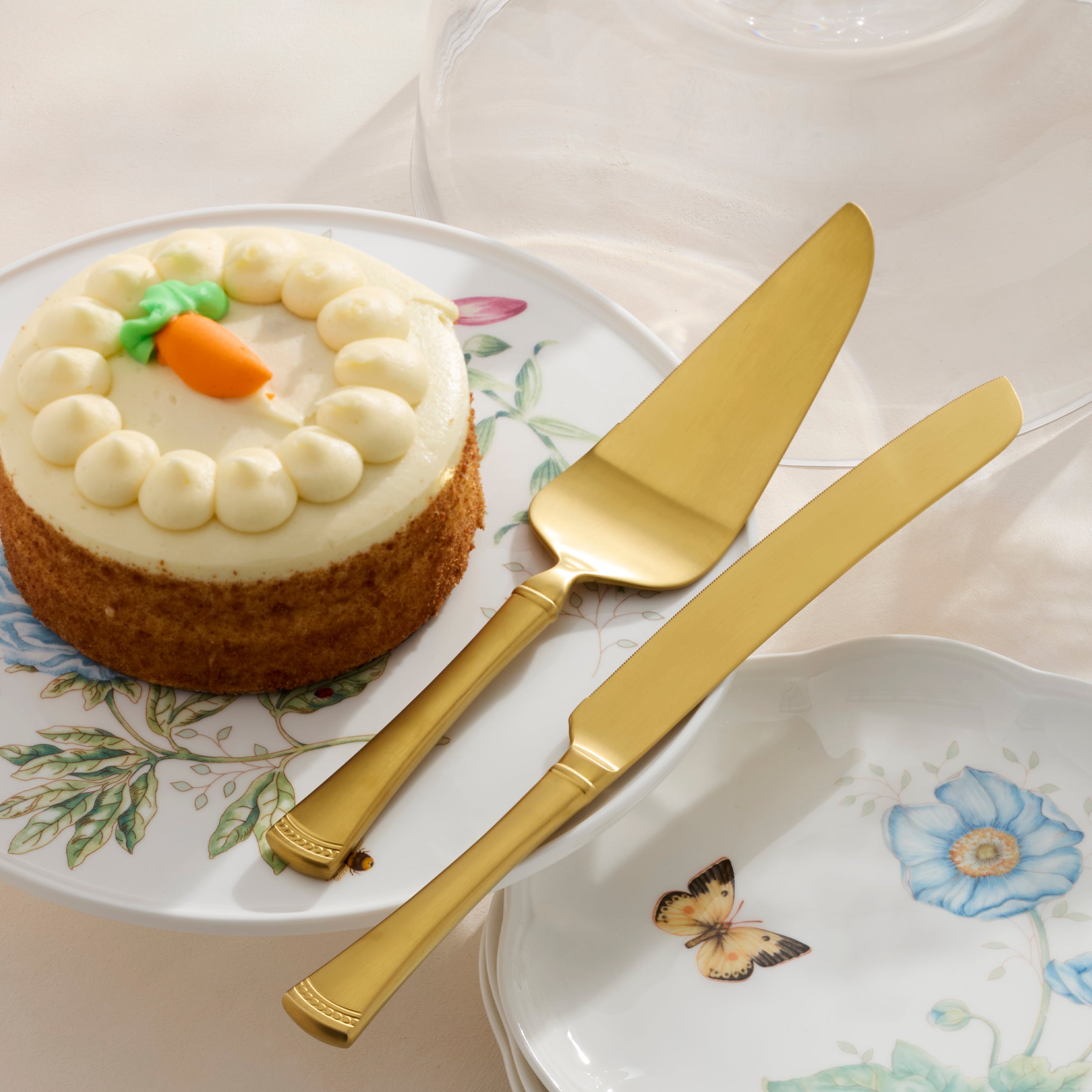 Lenox Everyday Flatware Portola Gold Satin 2-Piece Dessert Set - Image 2