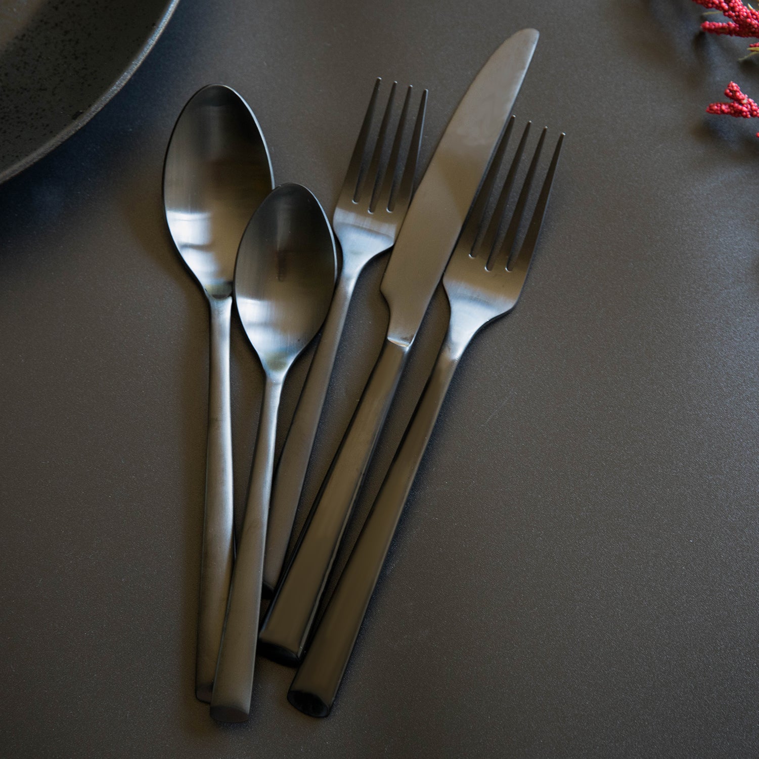 Lenox Everyday Flatware Gilda Black Satin 20-Piece Flatware Set - Image 2