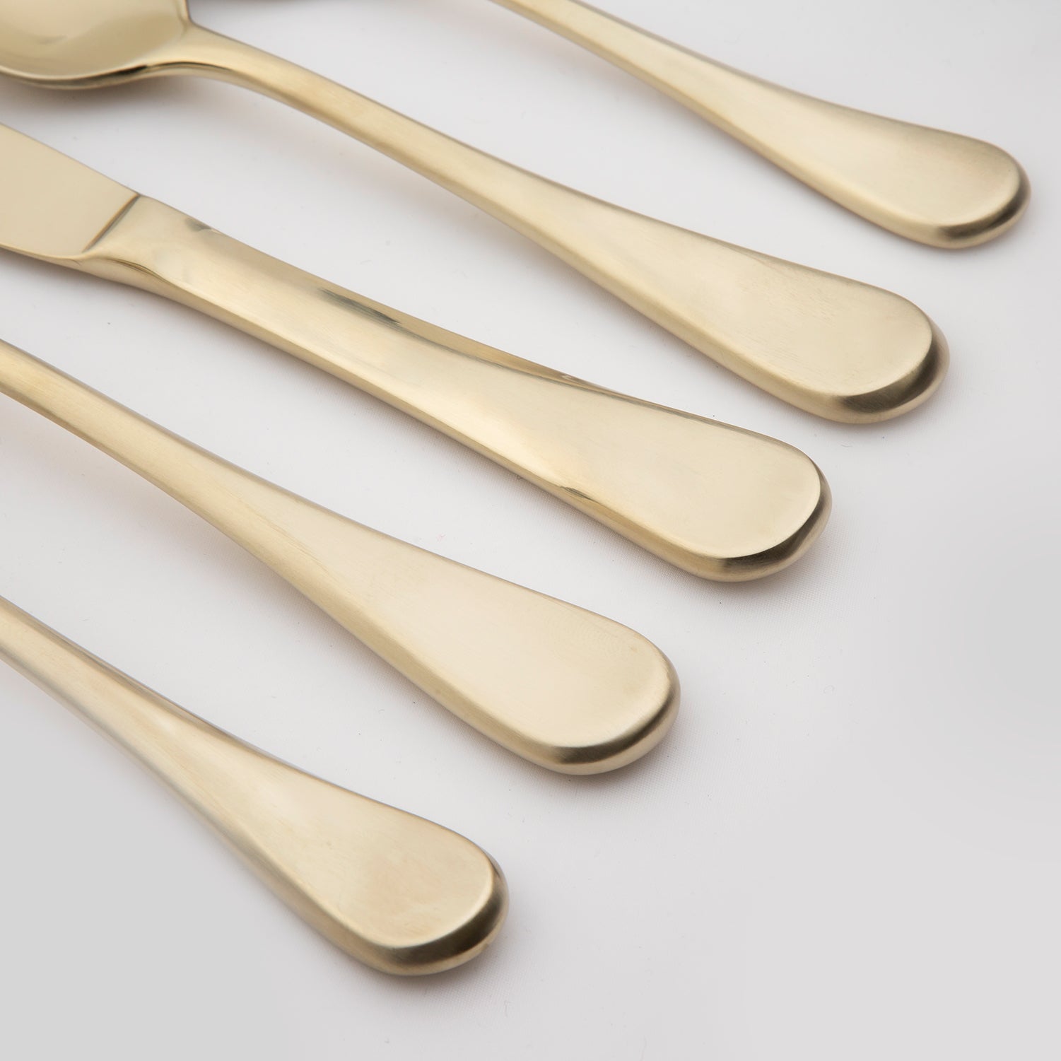 Lenox Everyday Flatware Eloquence Champagne Satin 20-Piece Flatware Set - Image 5
