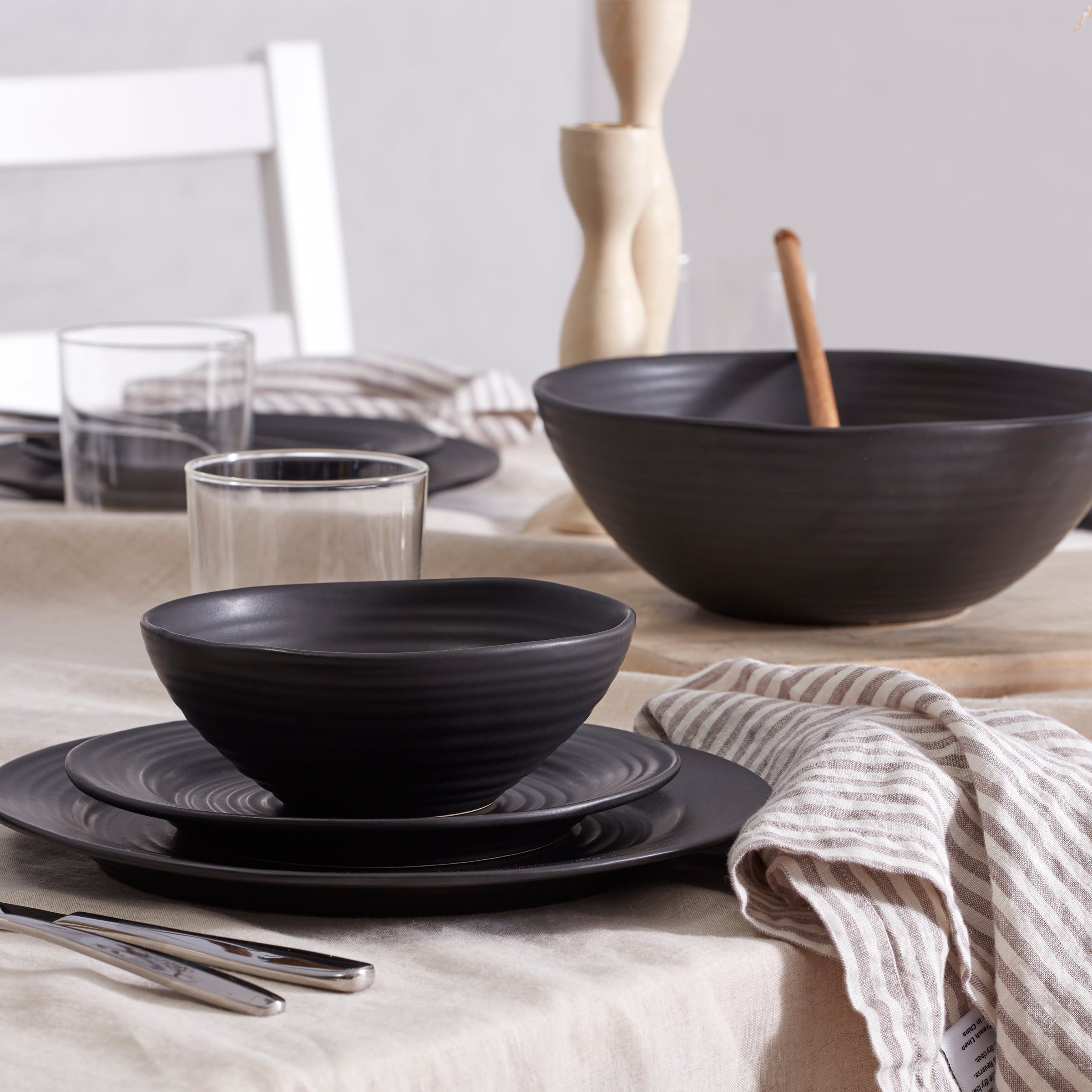 Lenox Everyday Flatware Ridge Black 12-Piece Dinnerware Set - Image 14