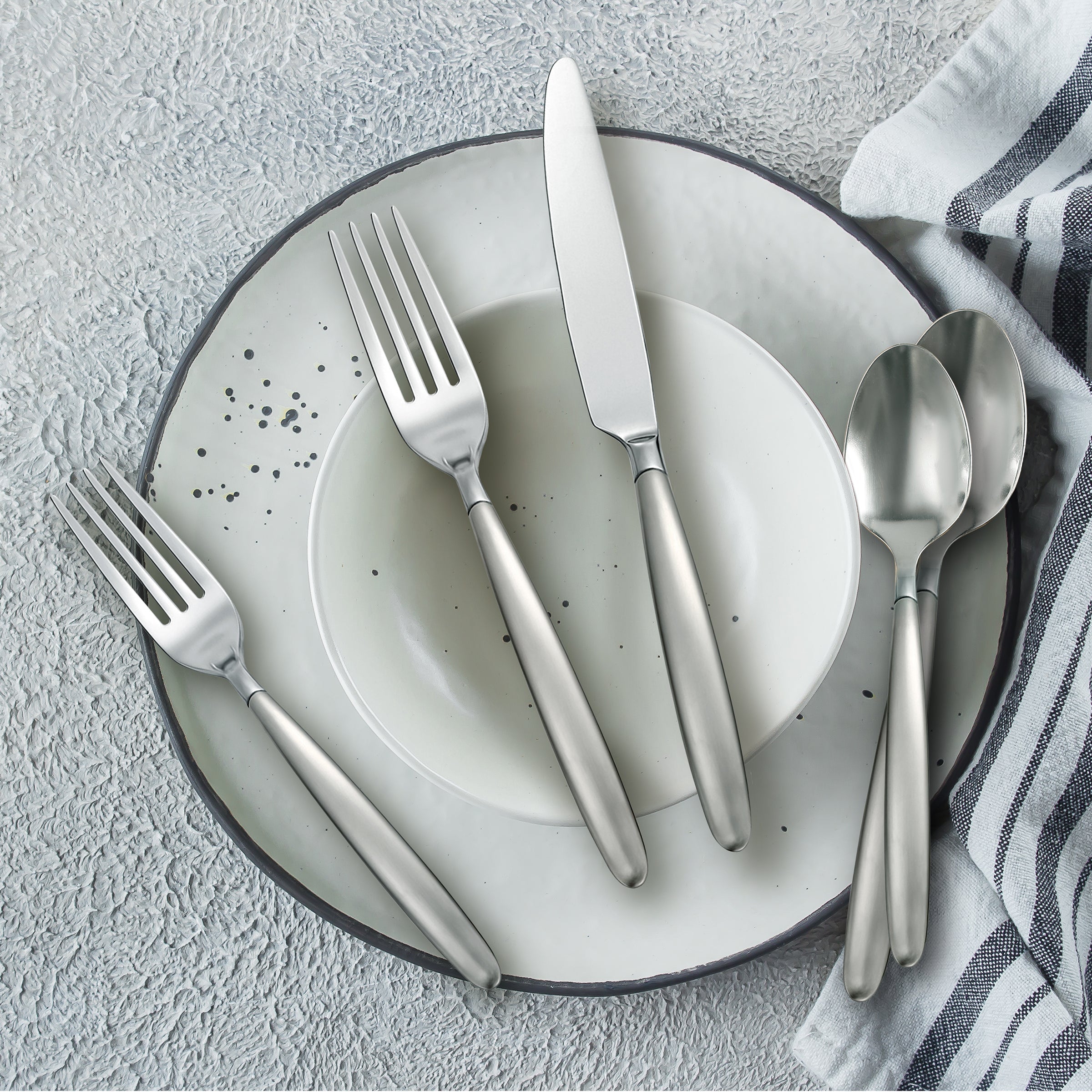 Lenox Everyday Flatware Tidal Frosted 30-Piece Flatware Set - Image 3