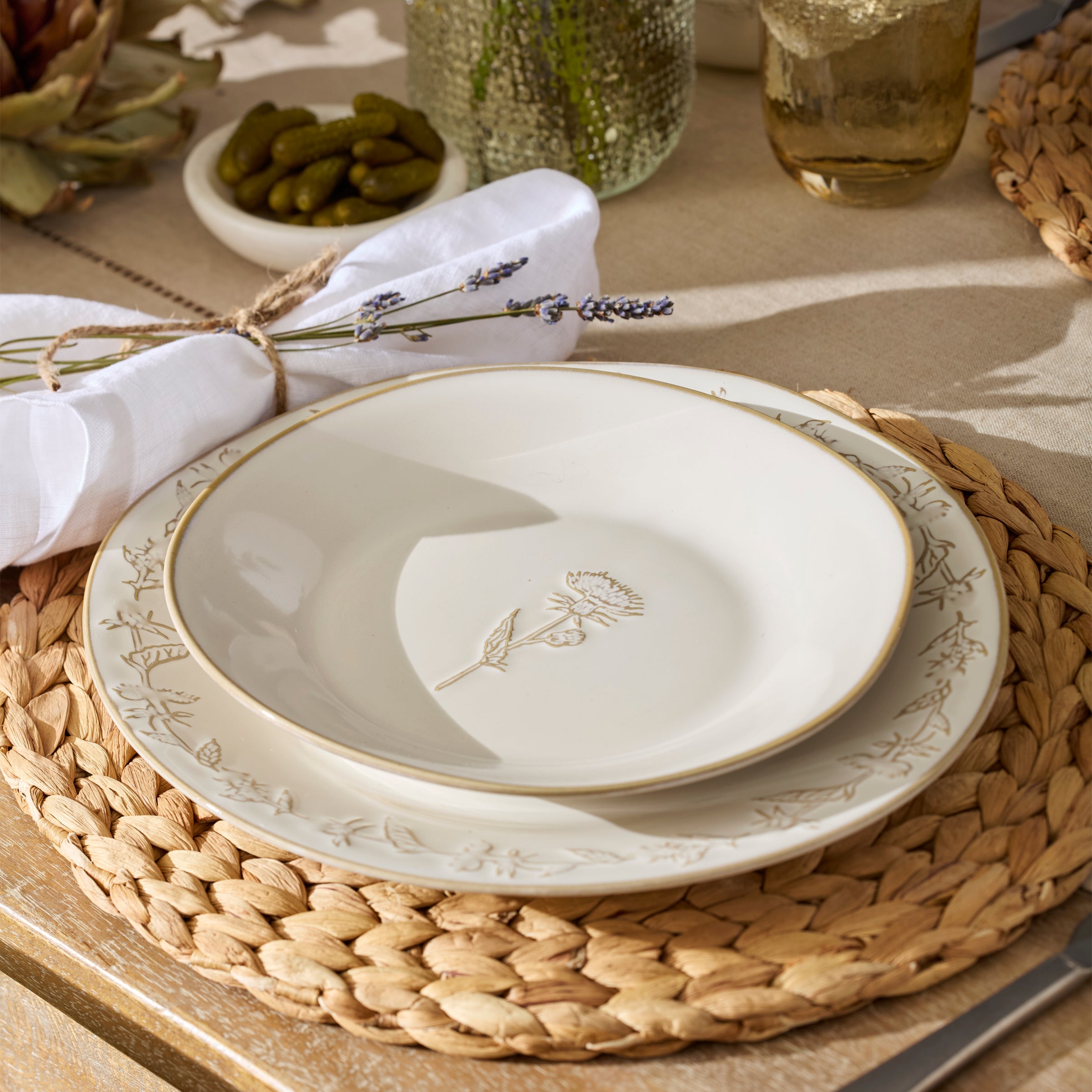 Lenox Everyday Flatware Homespun 16-Piece Dinnerware Set - Image 5