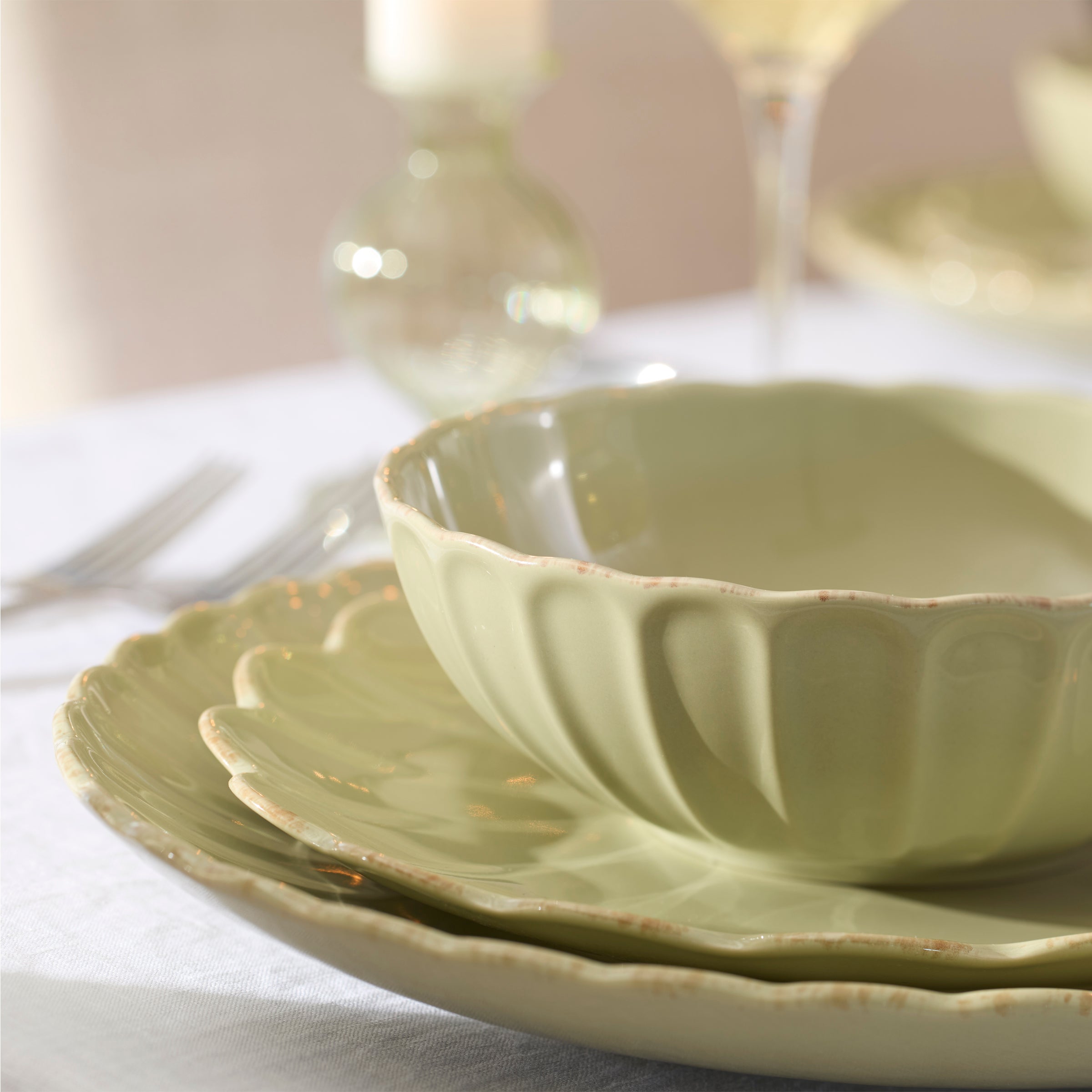 Lenox Everyday Flatware French Perle Scallop Matcha 24-Piece Dinnerware Set - Image 10