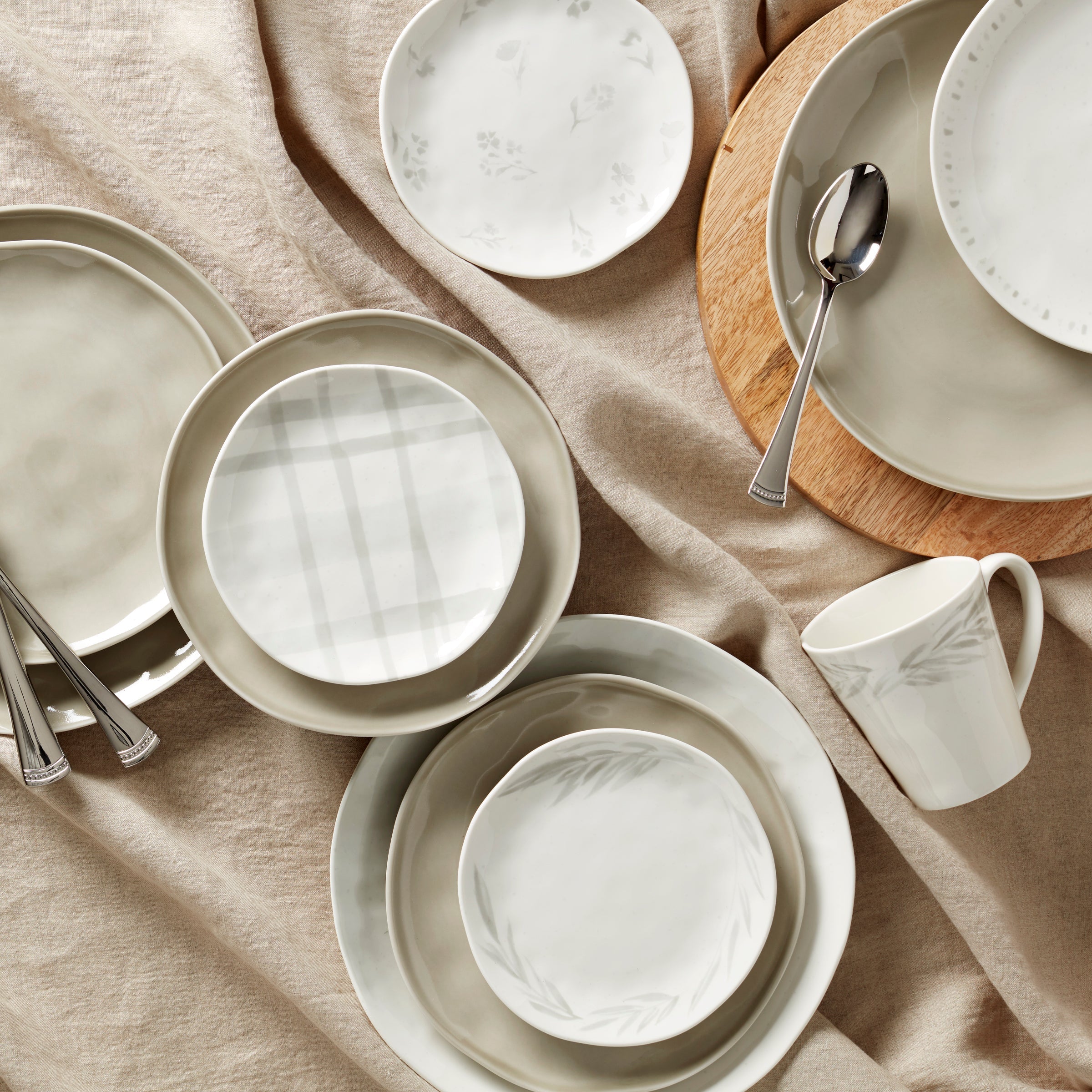 Lenox Everyday Flatware Oyster Bay Assorted Tidbit Plates - Set of 4 - Image 2