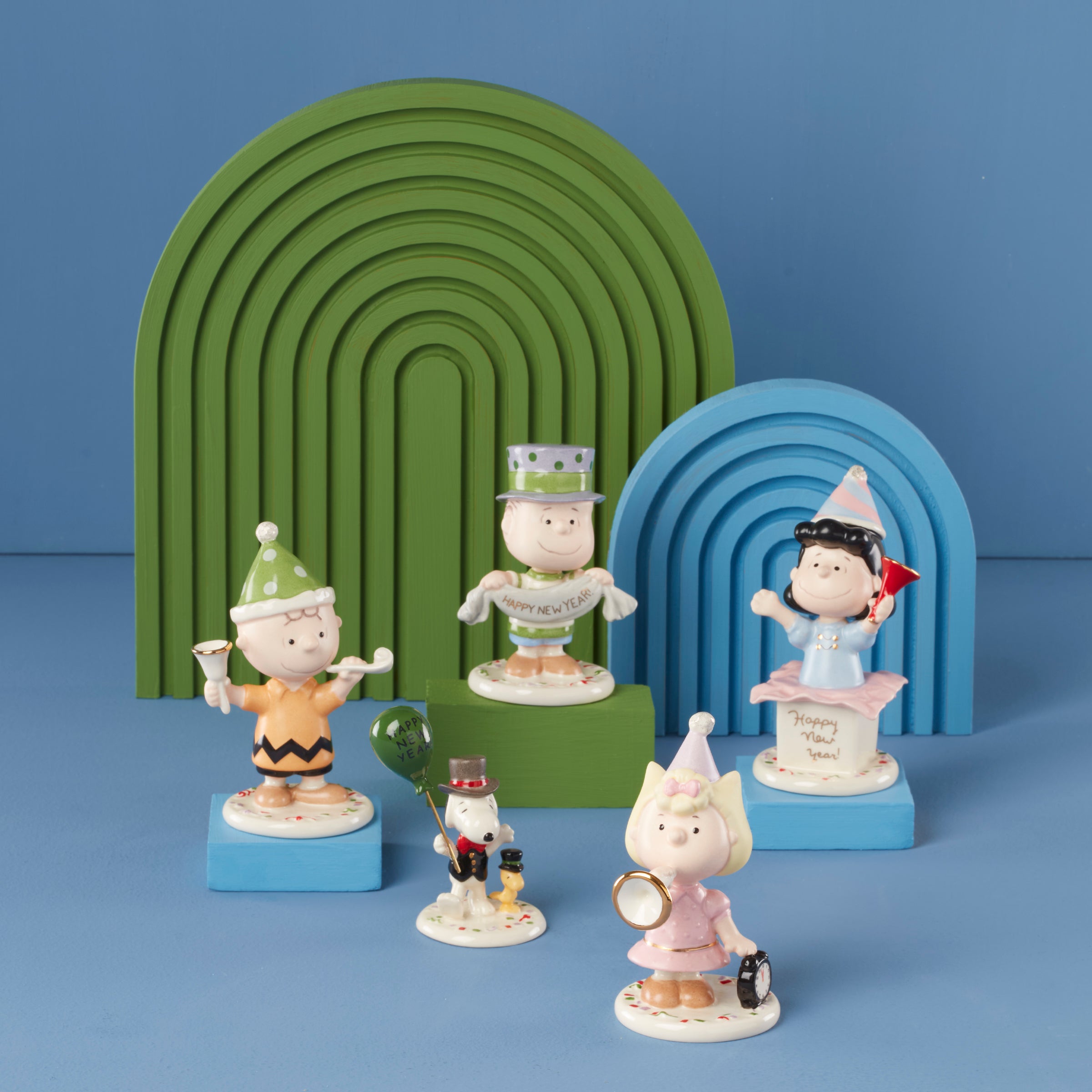 Lenox Everyday Flatware Happy New Year Charlie Brown 5-Piece Figurine Set - Image 3