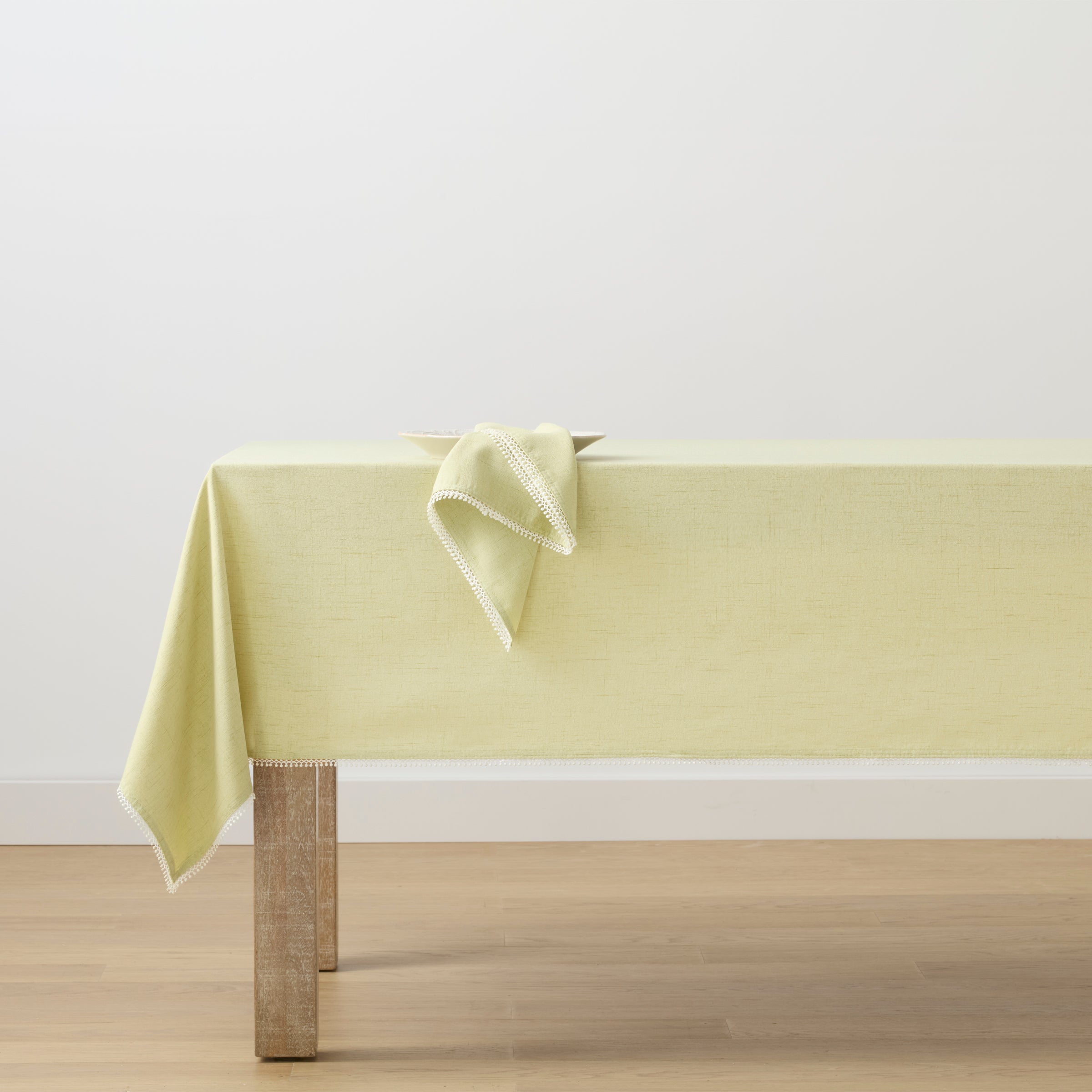 Lenox Everyday Flatware French Perle Pistachio 60x120 Tablecloth - Image 2