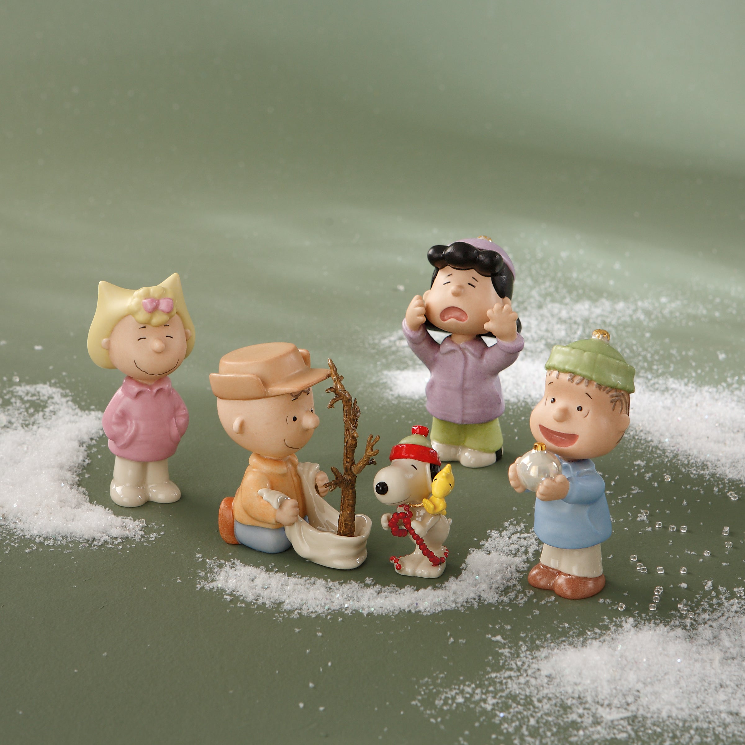 Lenox Everyday Flatware Peanuts A Charlie Brown Christmas 5-Piece Figurine Set - Image 3