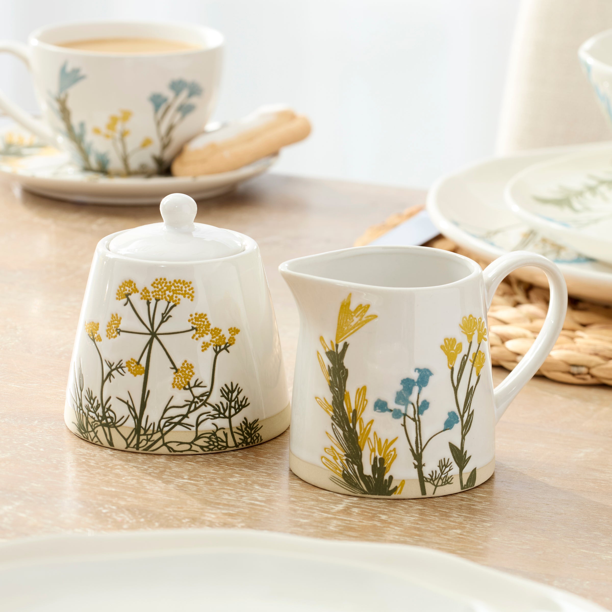Lenox Everyday Flatware Wildflowers Sugar & Creamer Set - Image 3