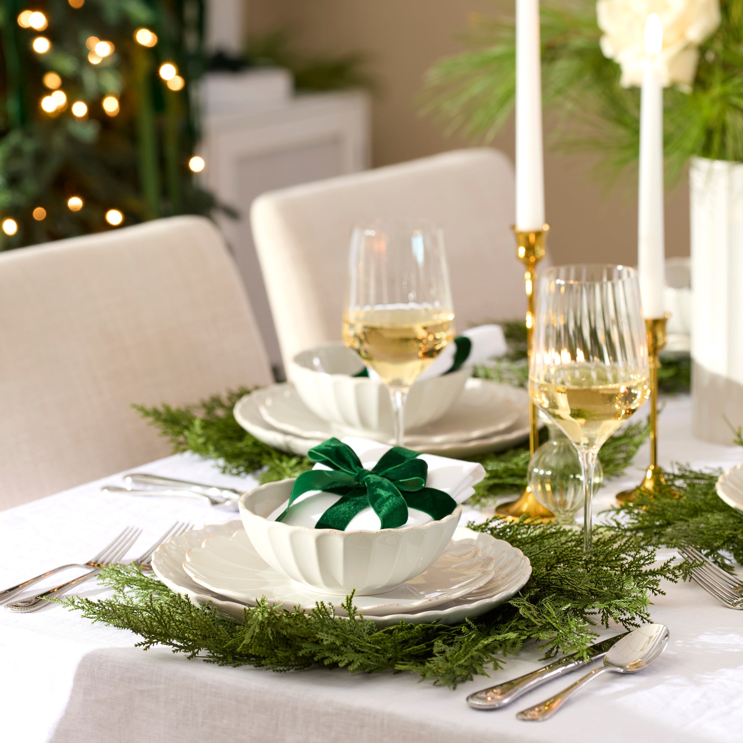 Lenox Everyday Flatware French Perle Scallop White 12-Piece Dinnerware Set - Image 4