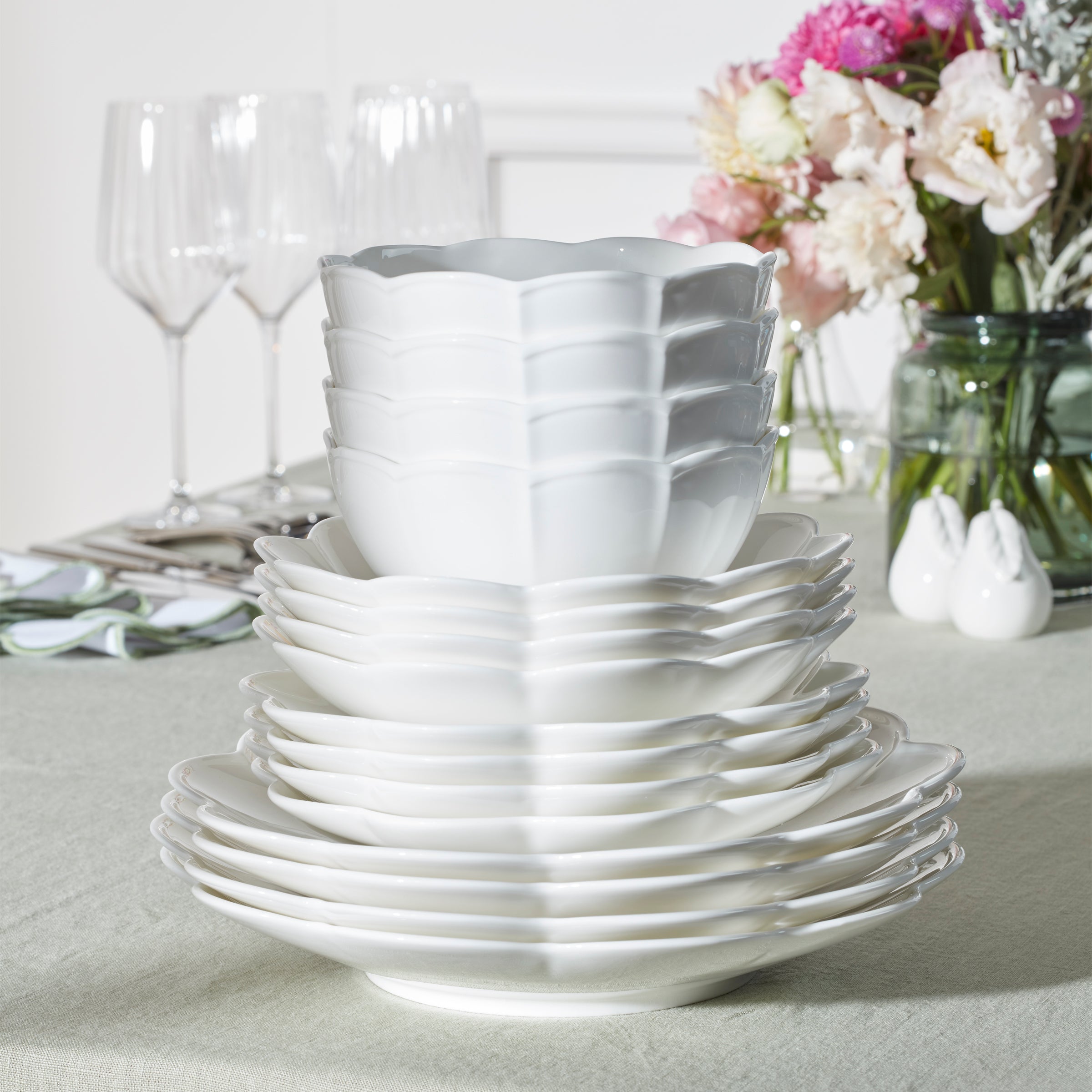 Lenox Everyday Flatware Studio 1414 Scallop 16-Piece Dinnerware Set - Image 8