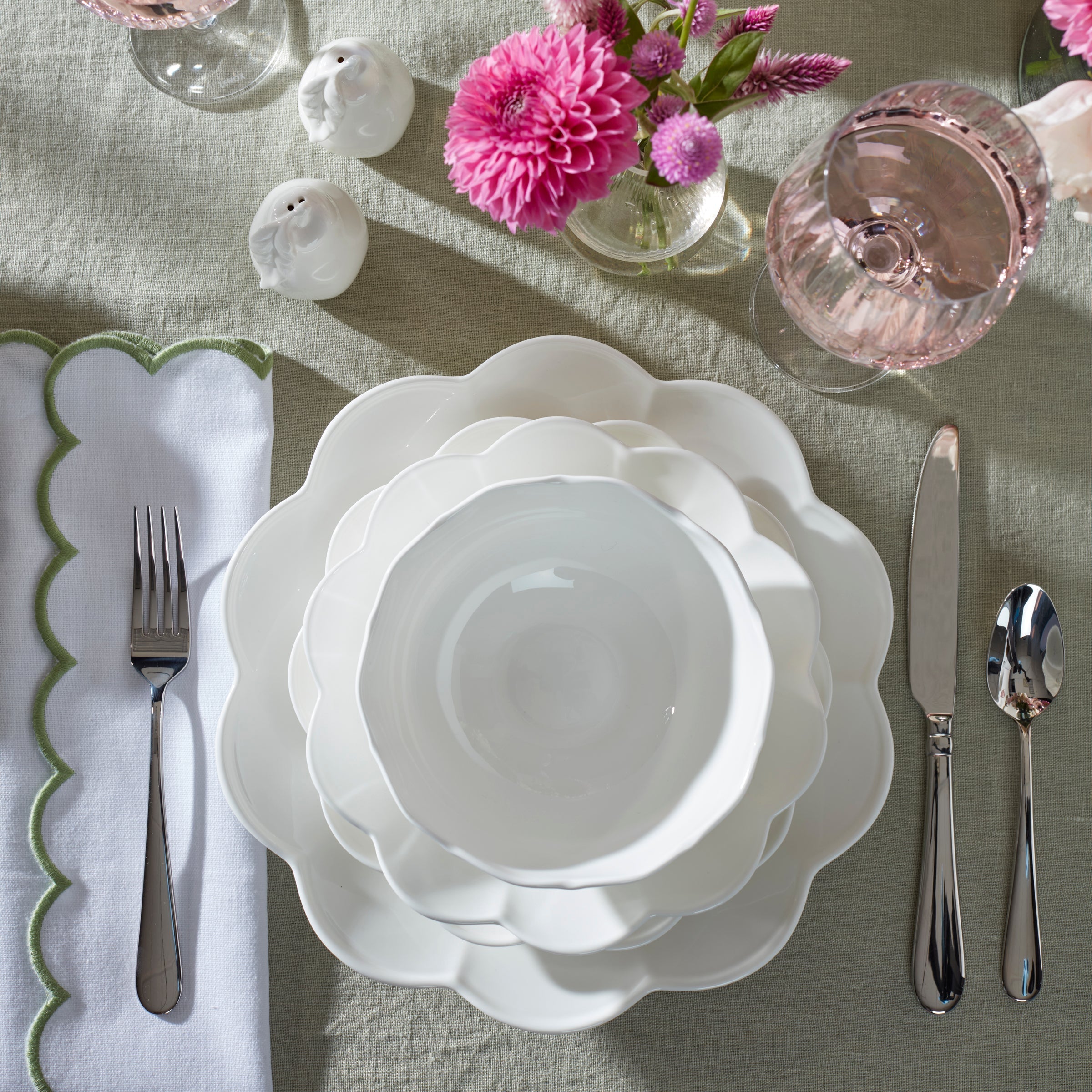 Lenox Everyday Flatware Studio 1414 Scallop 16-Piece Dinnerware Set - Image 9