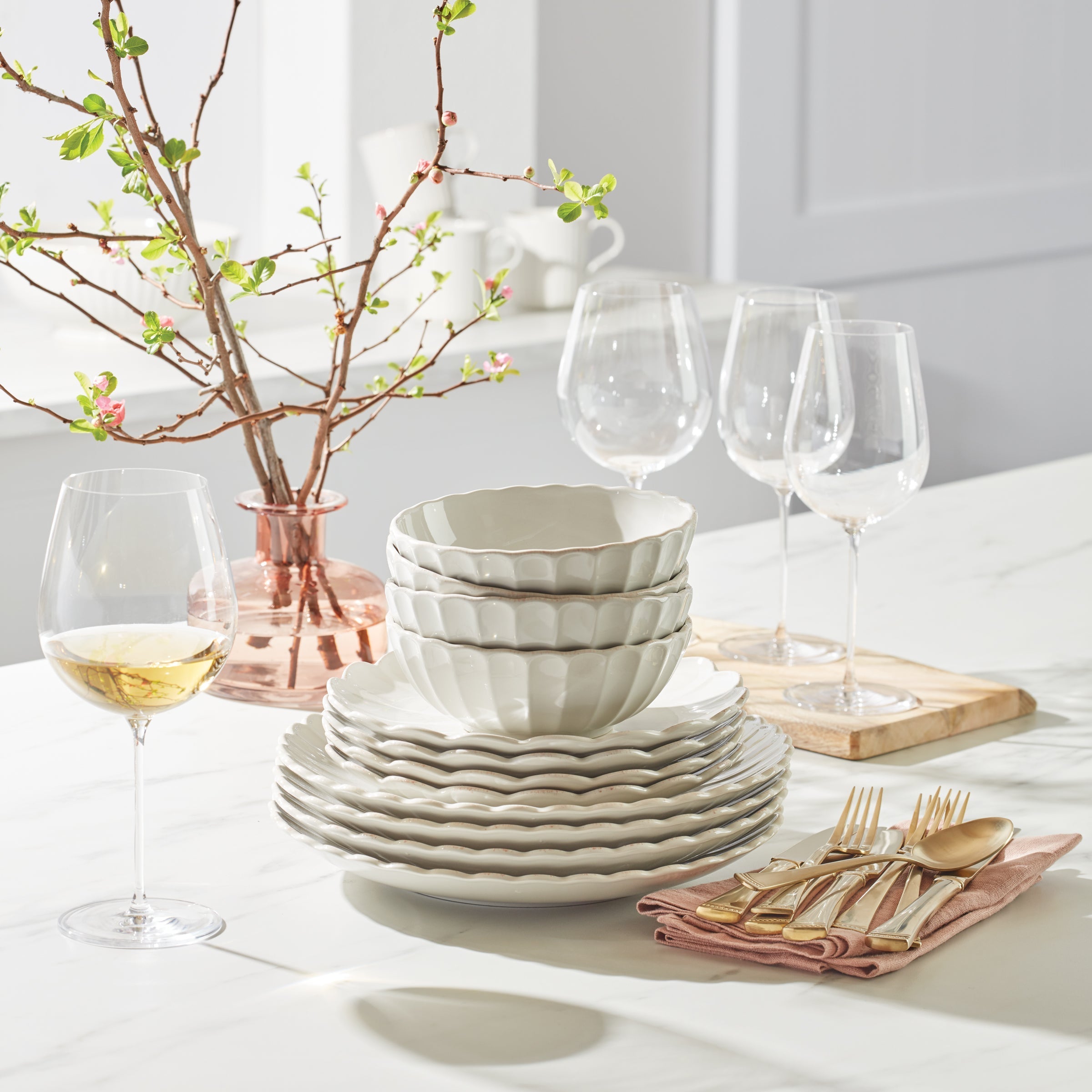 Lenox Everyday Flatware French Perle Scallop White 4-Piece Place Setting - Image 9