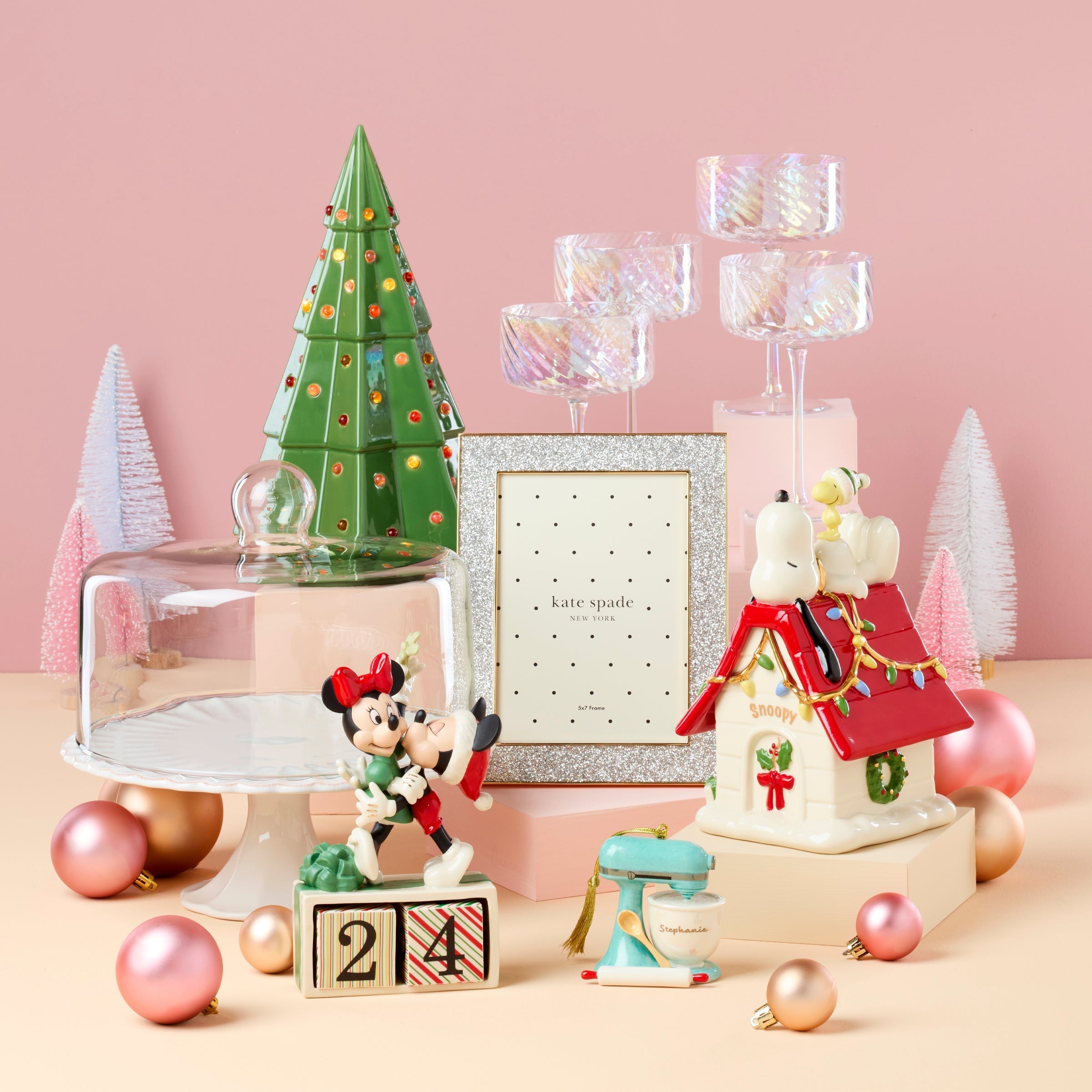 Lenox Everyday Flatware Mickey & Minnie Countdown to Christmas Figurine - Image 3