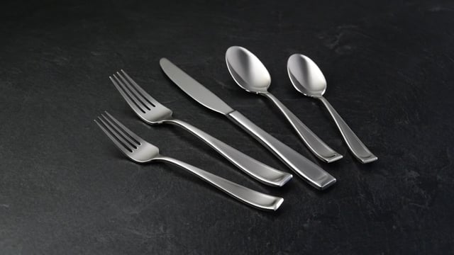 Lenox Everyday Flatware Moda Dinner Knives, Set of 4 - Image 2