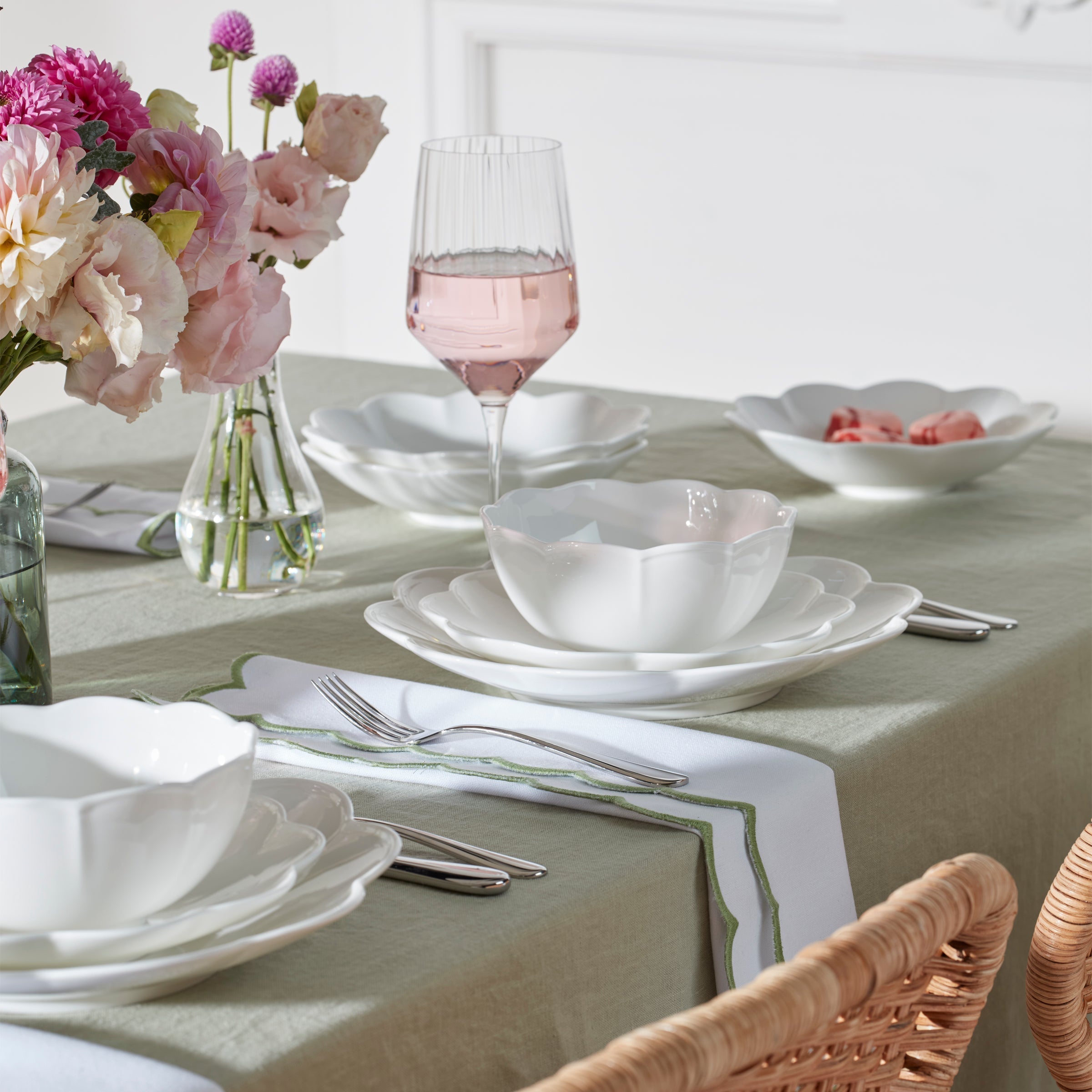 Lenox Everyday Flatware Studio 1414 Scallop 12-Piece Dinnerware Set - Image 14