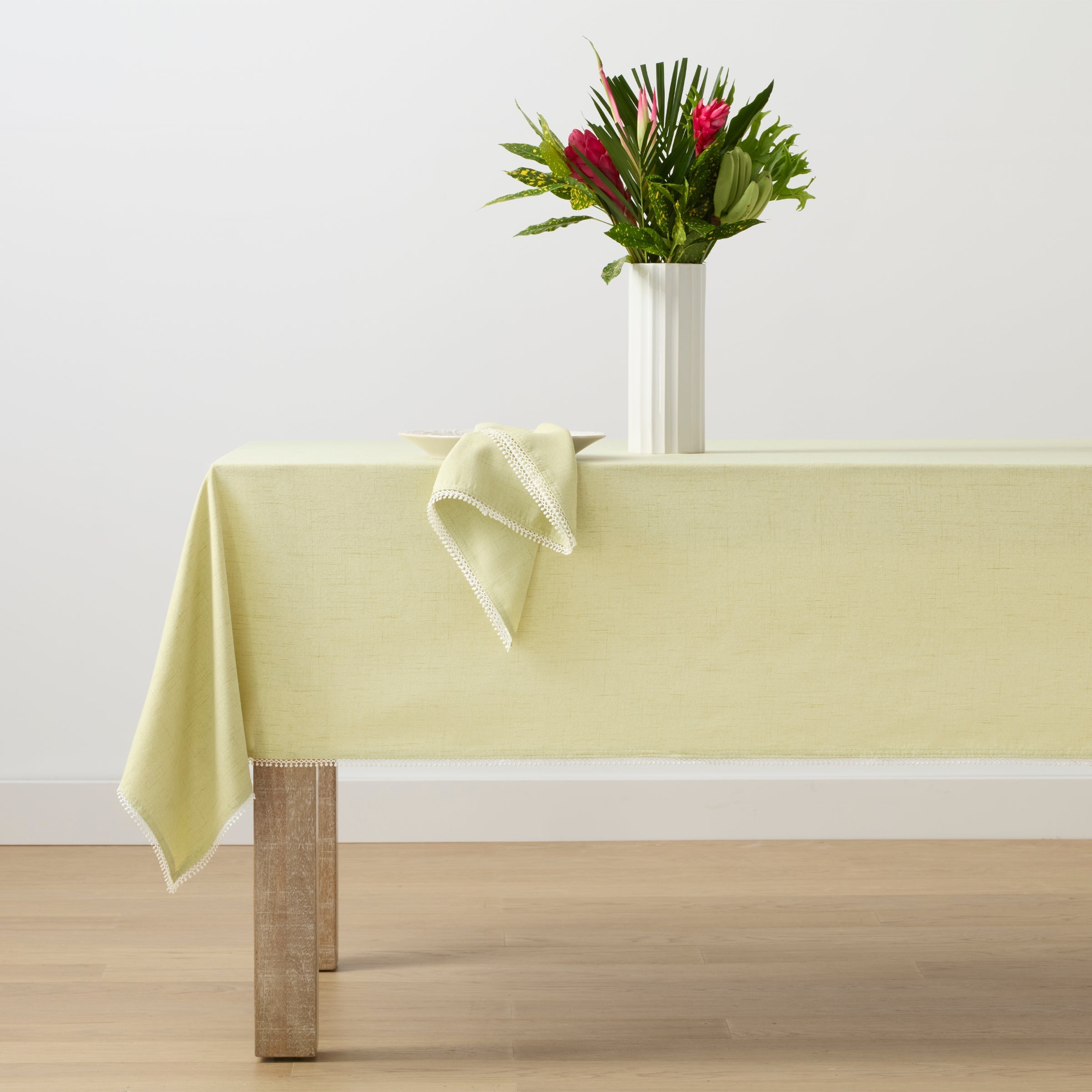 Lenox Everyday Flatware French Perle Pistachio 60x120 Tablecloth - Image 3