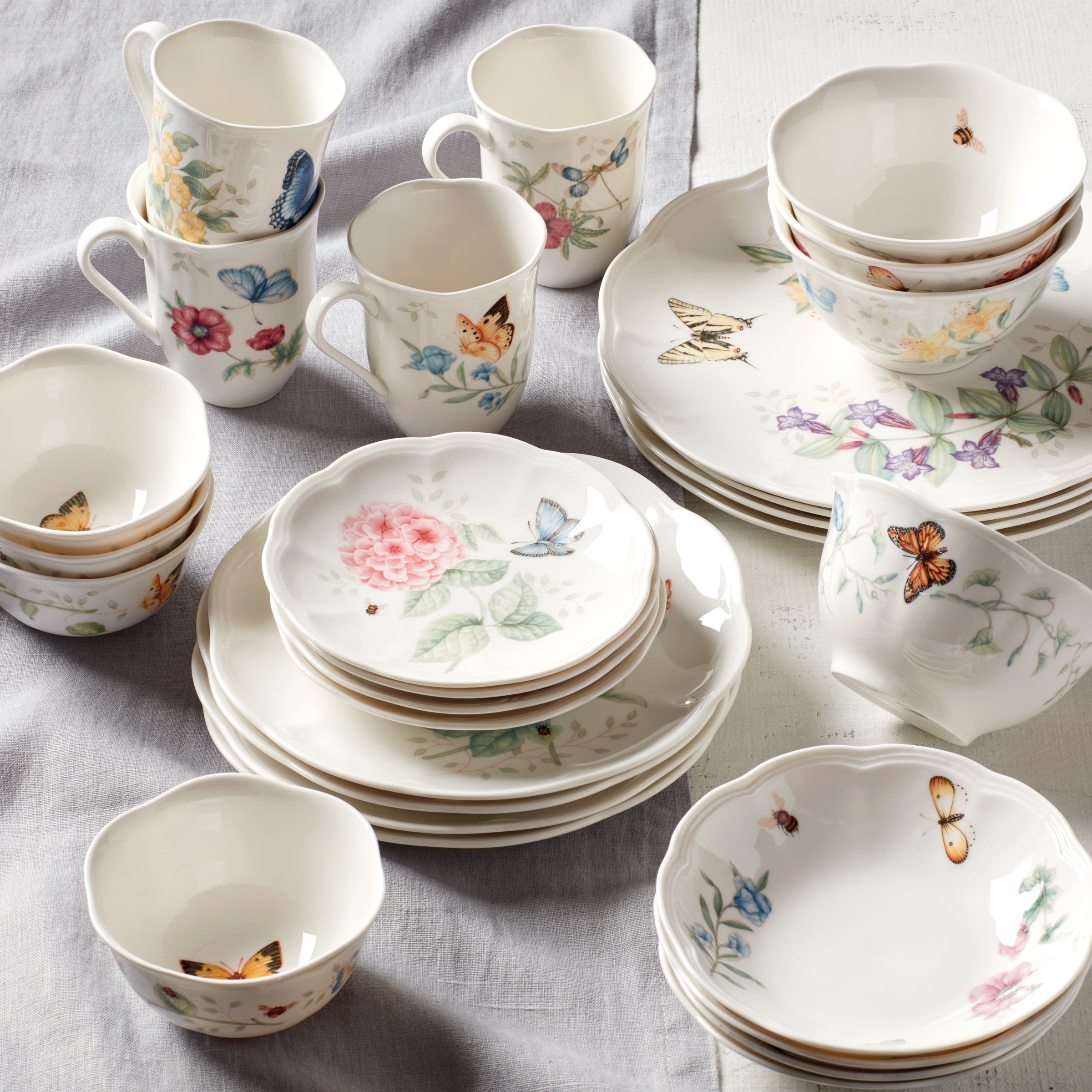 Lenox Everyday Flatware Butterfly Meadow 28-Piece Dinnerware Set - Image 13