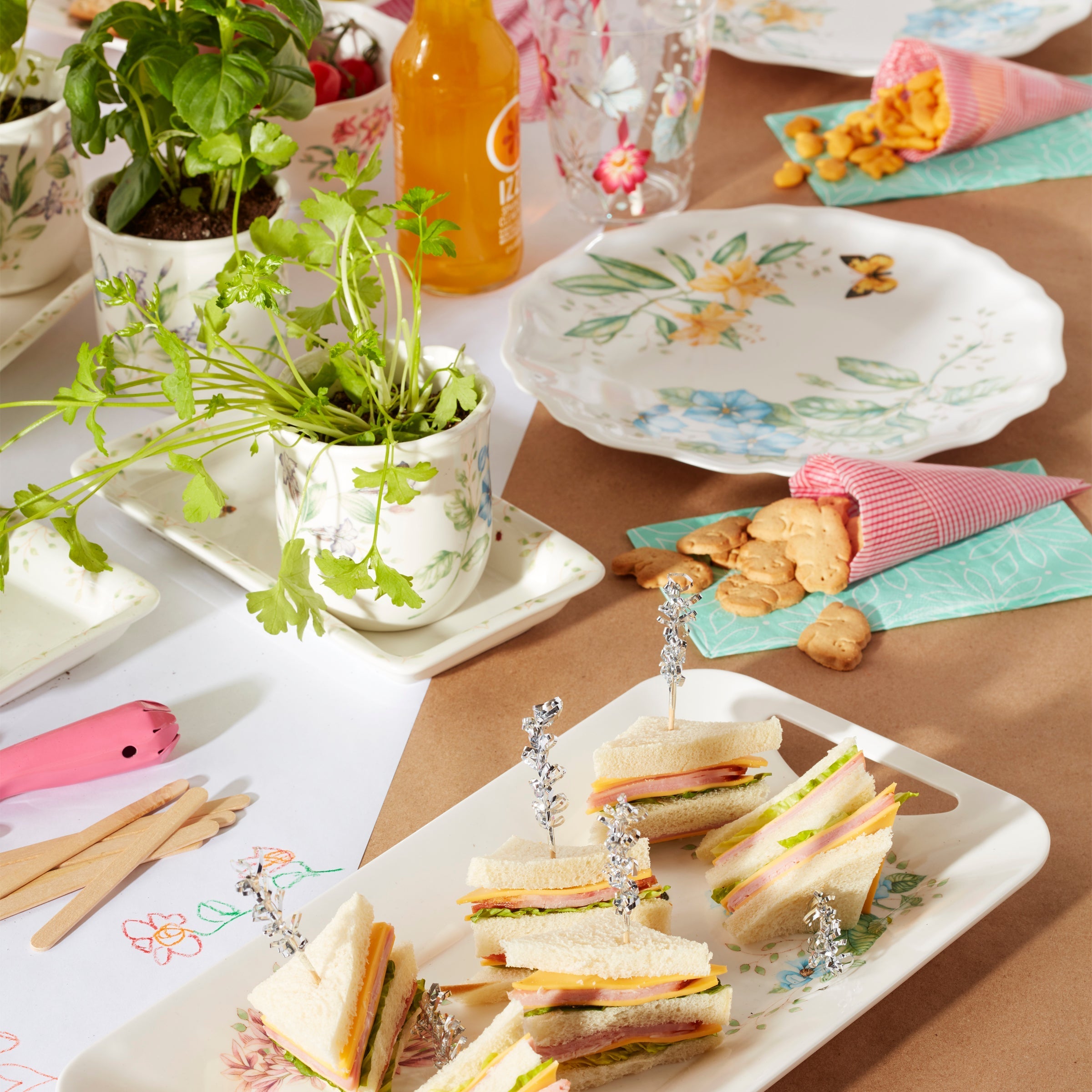 Lenox Everyday Flatware Butterfly Meadow Melamine Hors d'Oeuvres Tray - Image 6
