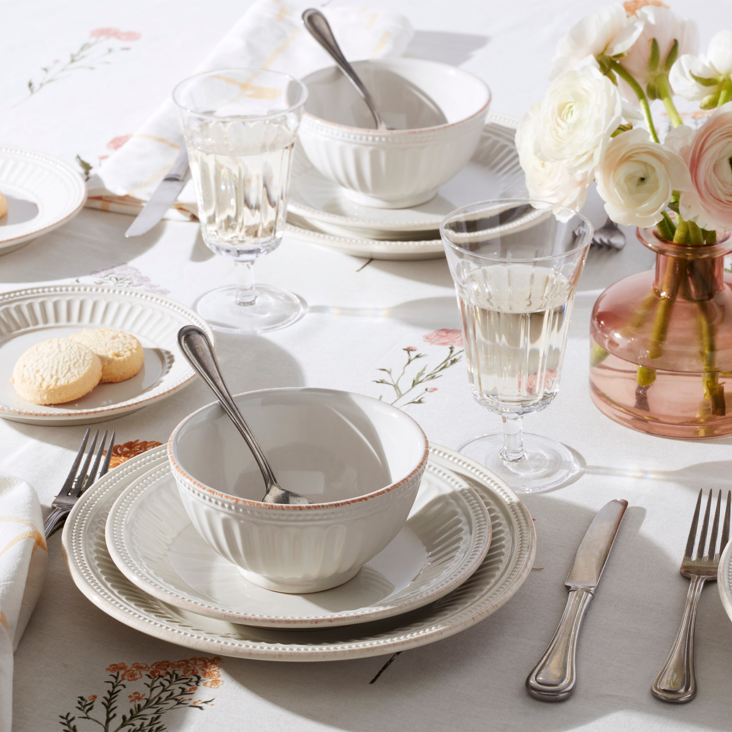Lenox Everyday Flatware French Perle Groove White 18-Piece Dinnerware Set - Image 3