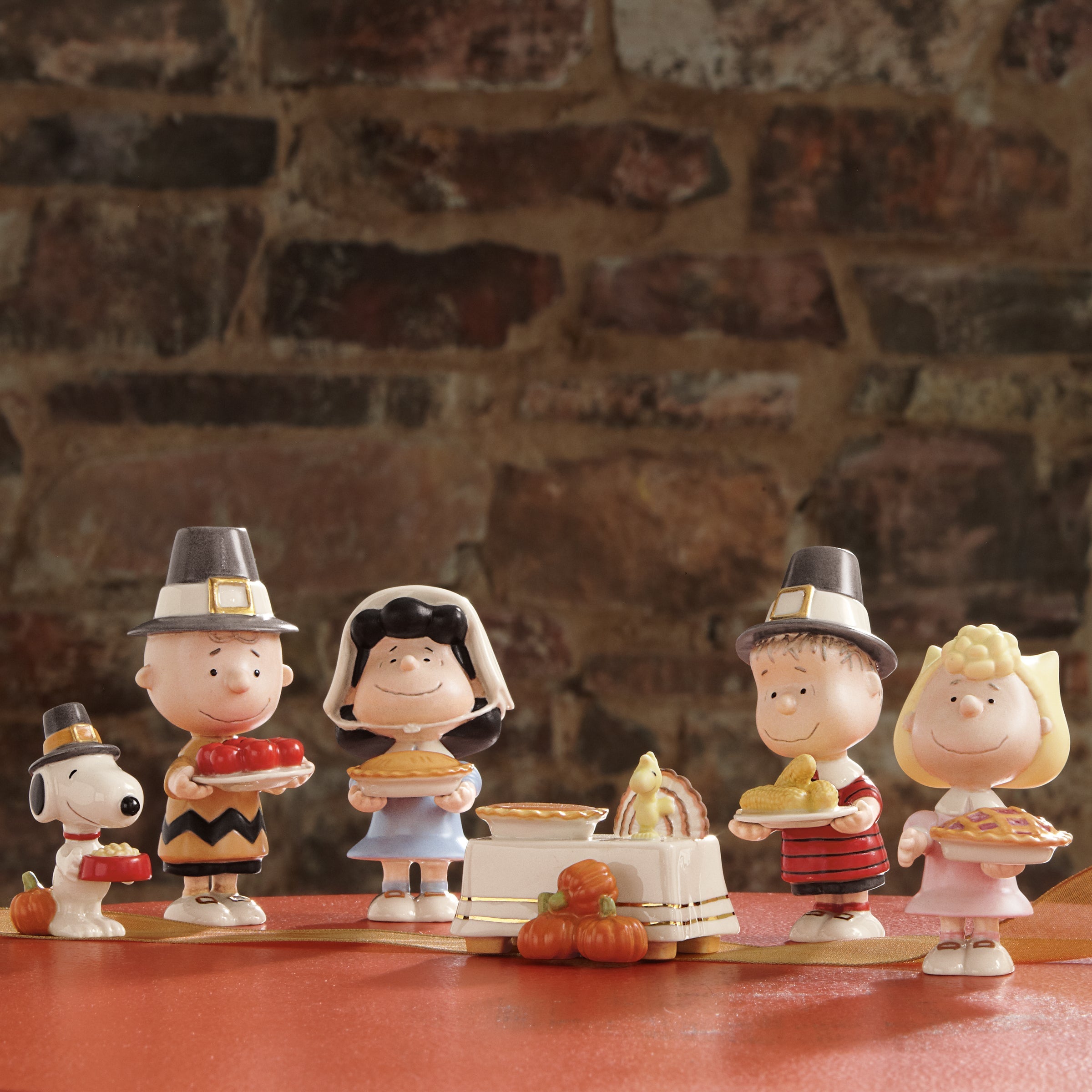 Lenox Everyday Flatware Peanuts Thanksgiving 6-Piece Figurine Set - Image 3