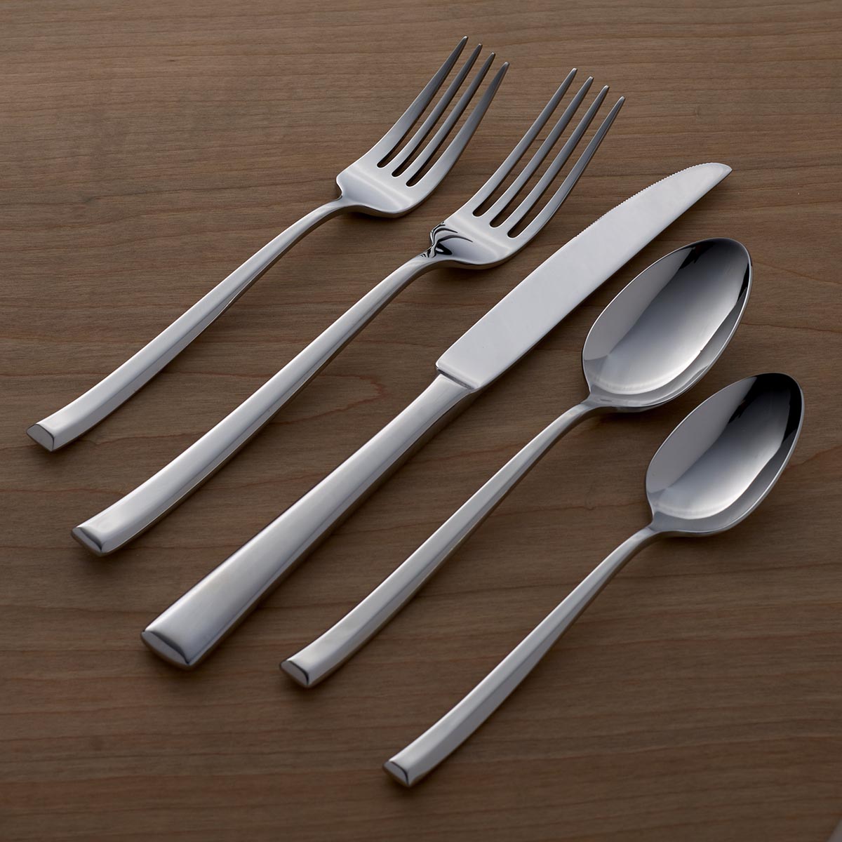 Lenox Everyday Flatware Pearce 20-Piece Flatware Set - Image 3