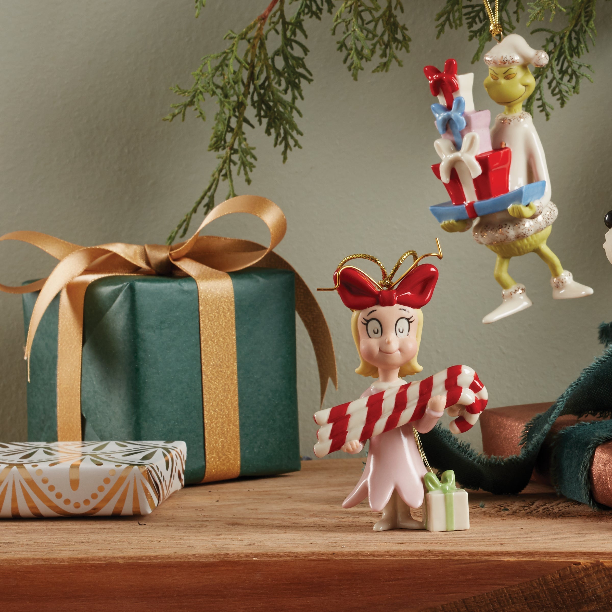 Lenox Everyday Flatware Cindy Lou Who Ornament - Image 10