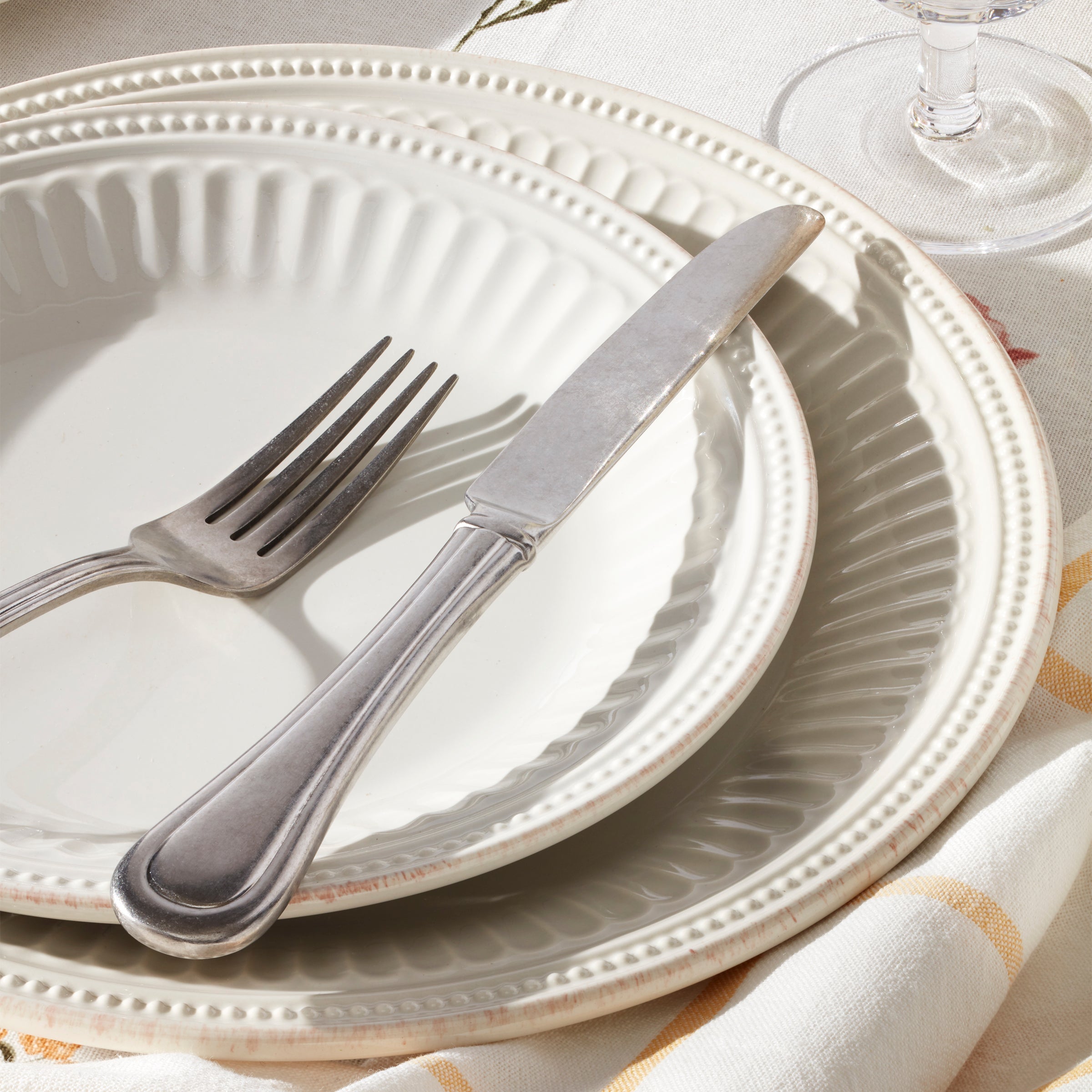 Lenox Everyday Flatware French Perle Groove White 4-Piece Place Setting - Image 4