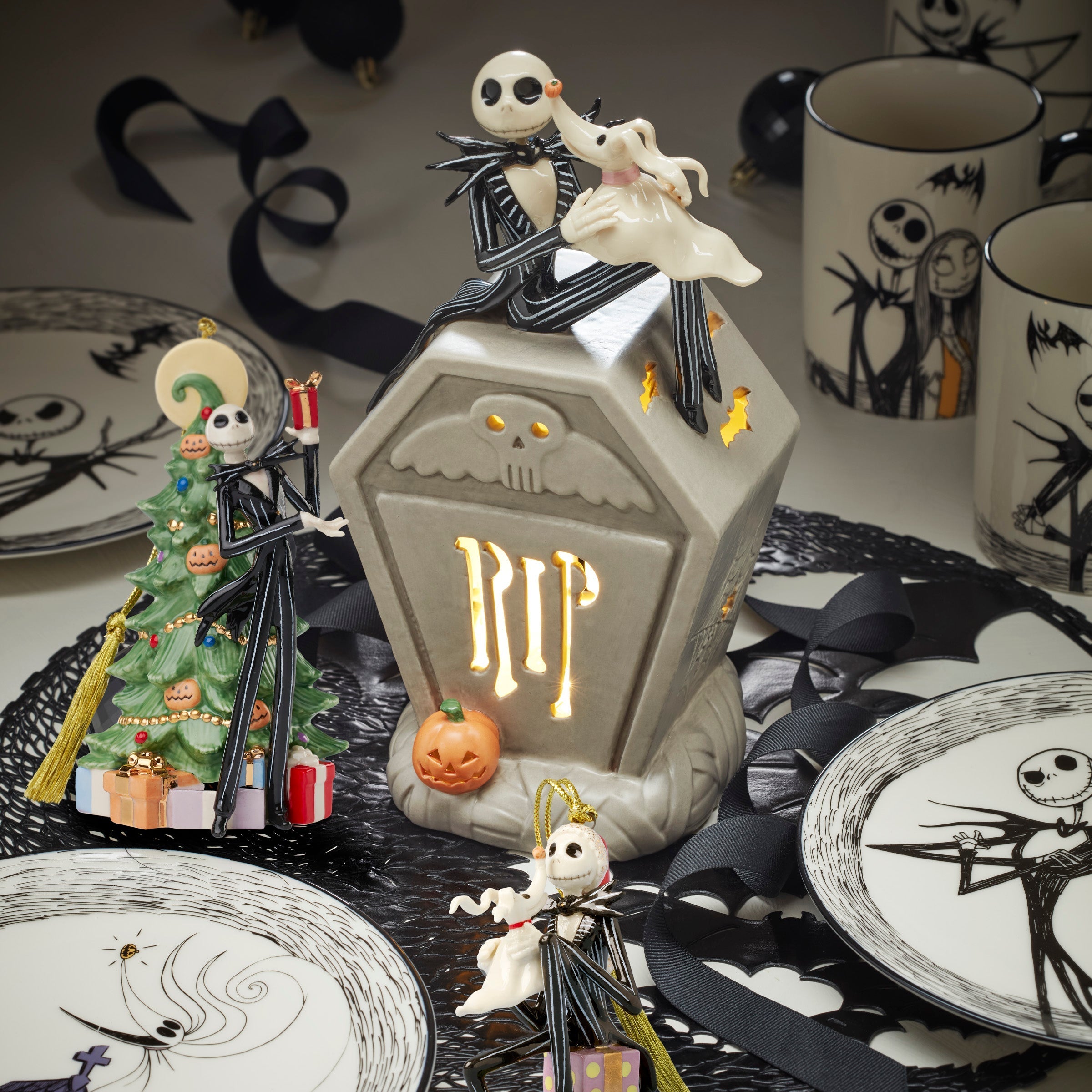 Lenox Everyday Flatware Nightmare Before Christmas Lit Figurine - Image 5