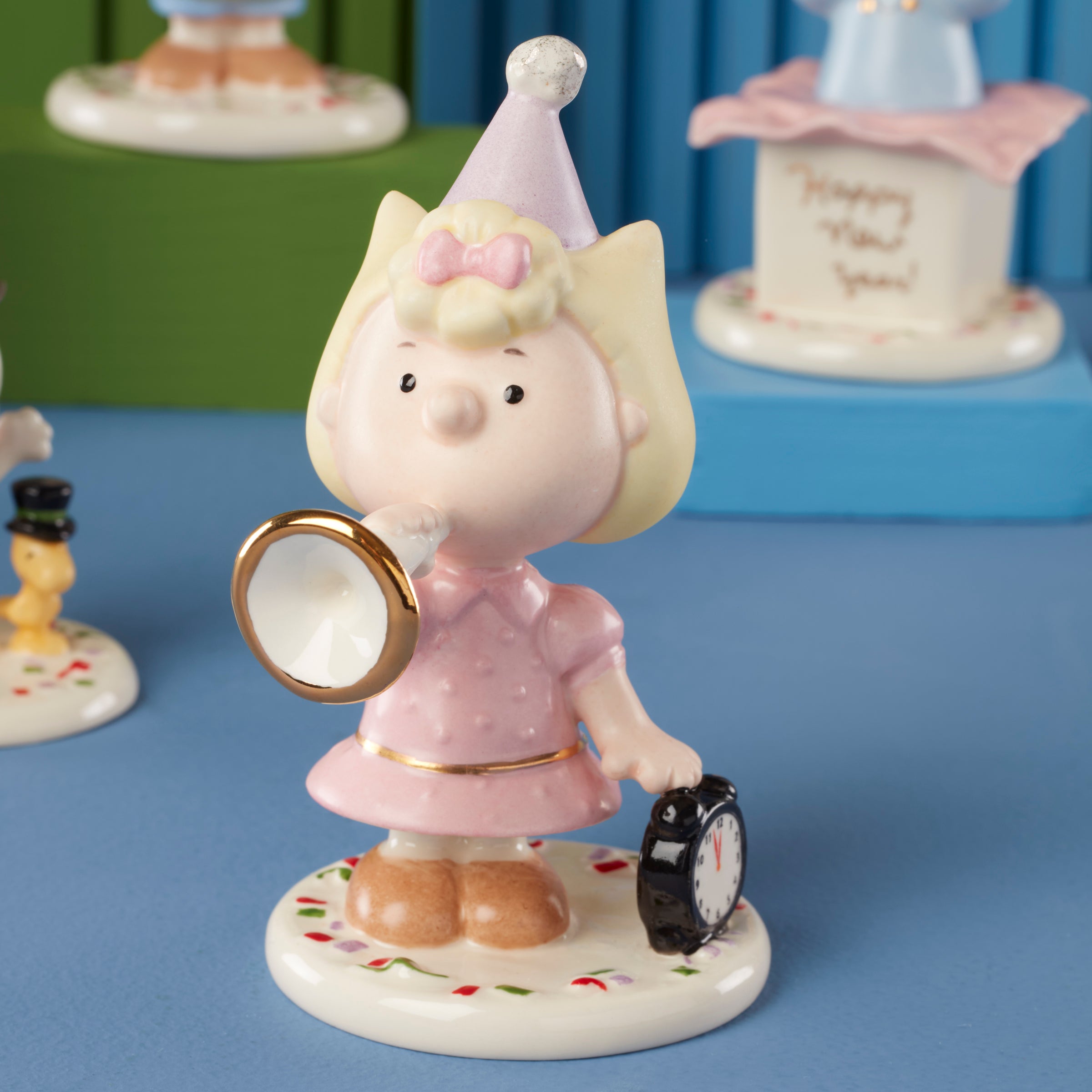 Lenox Everyday Flatware Happy New Year Charlie Brown 5-Piece Figurine Set - Image 4
