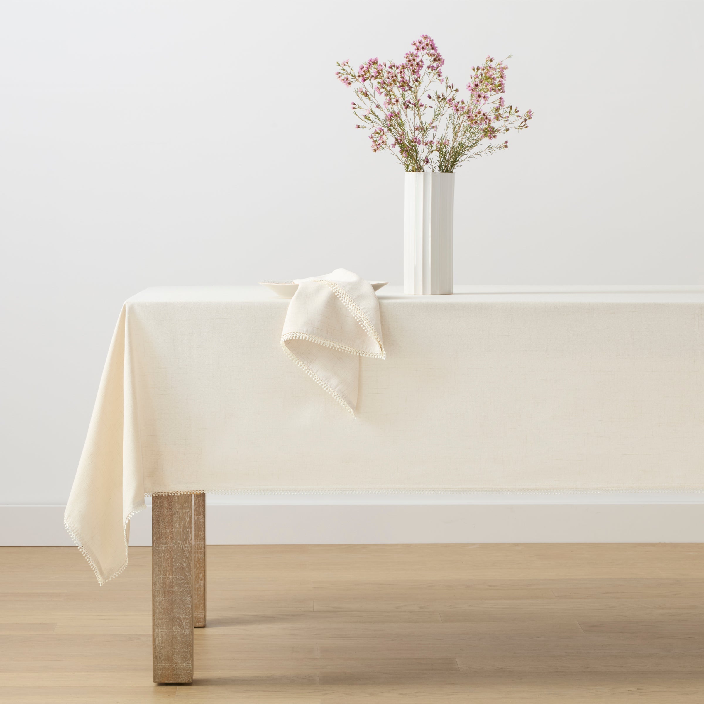 Lenox Everyday Flatware French Perle Natural 60x84 Tablecloth - Image 3
