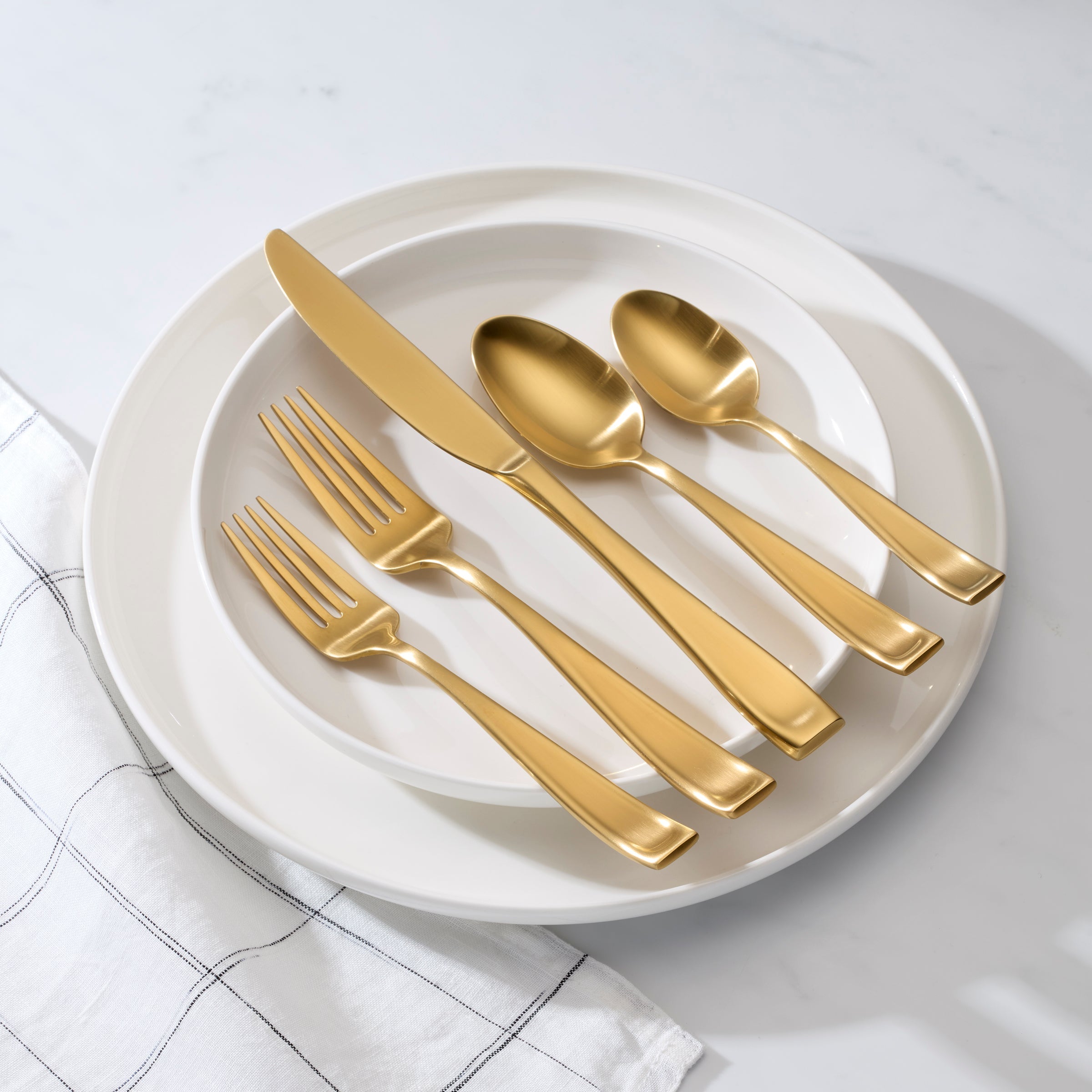 Lenox Everyday Flatware Moda Gold Satin 20-Piece Flatware Set - Image 4