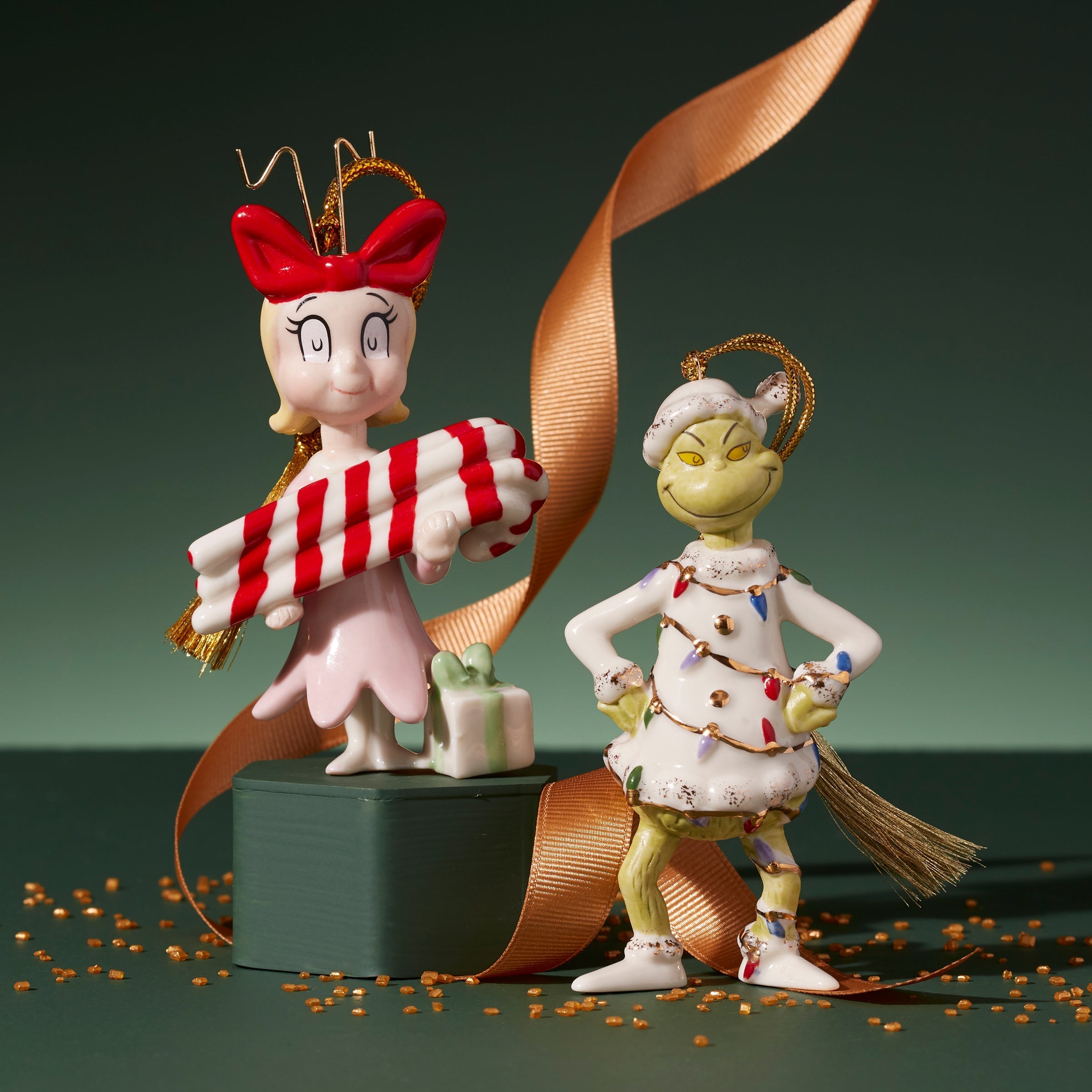 Lenox Everyday Flatware Cindy Lou Who Ornament - Image 4