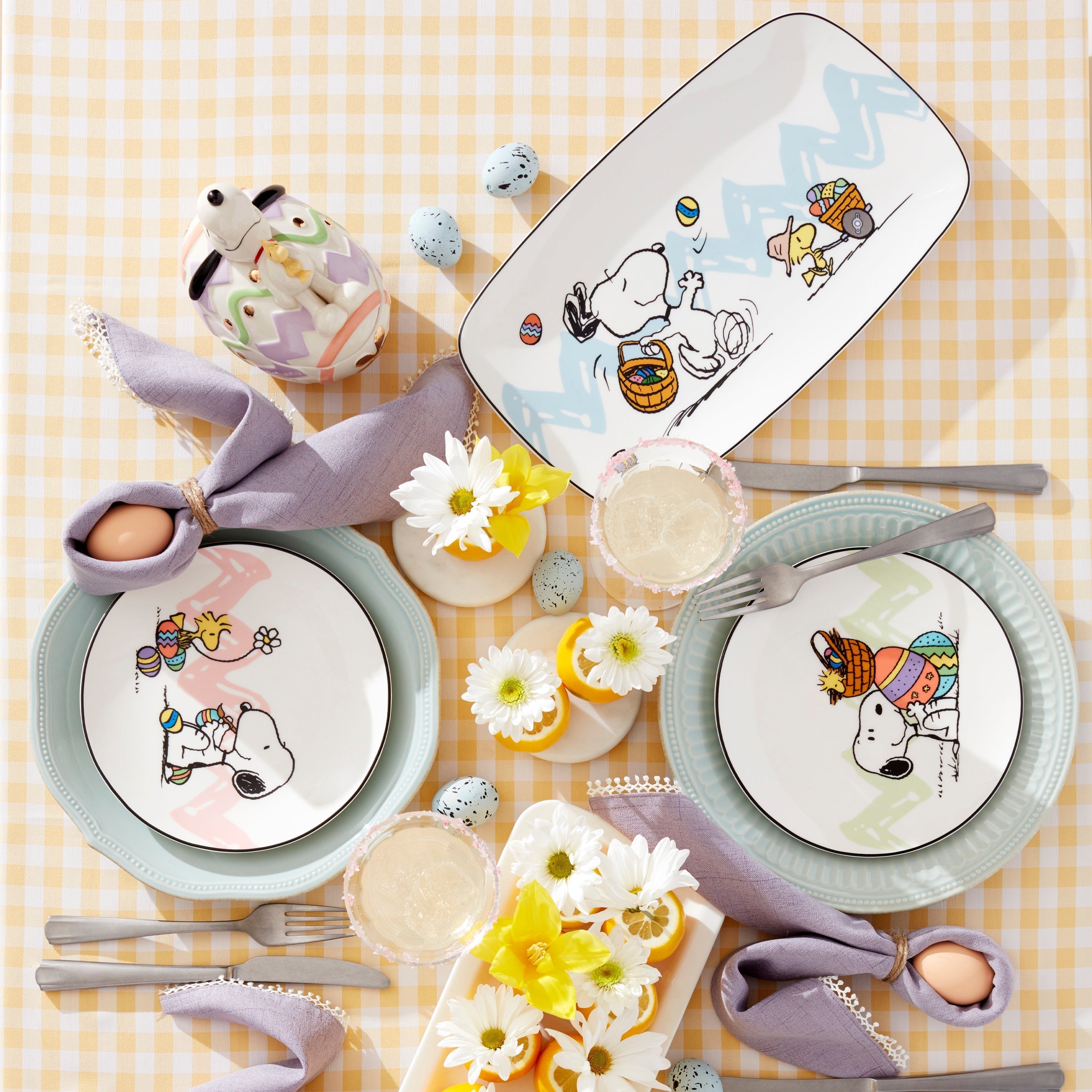 Lenox Everyday Flatware Snoopy Easter Hors d'Oeuvre Tray - Image 3