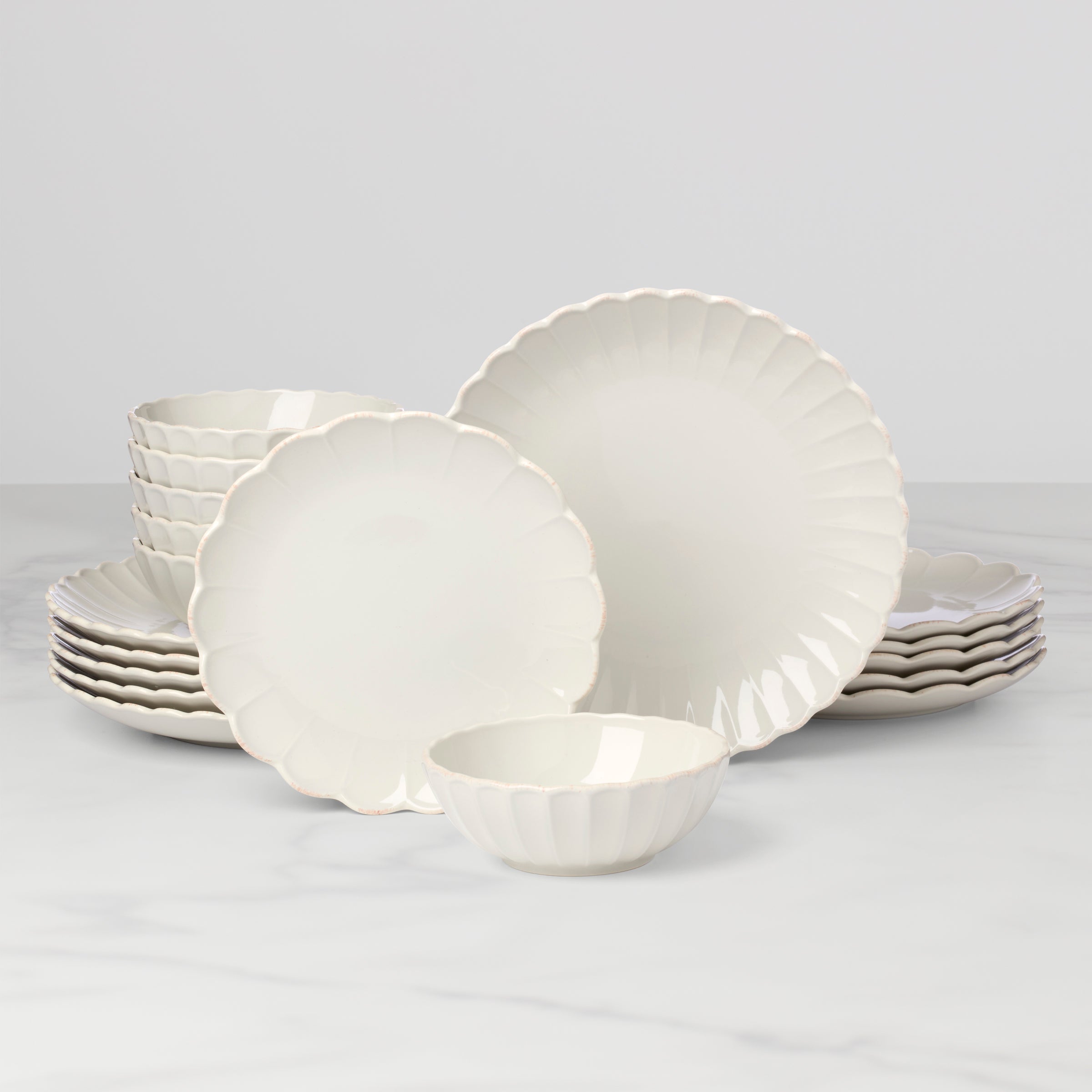 Lenox Everyday Flatware French Perle Scallop White 18-Piece Dinnerware Set