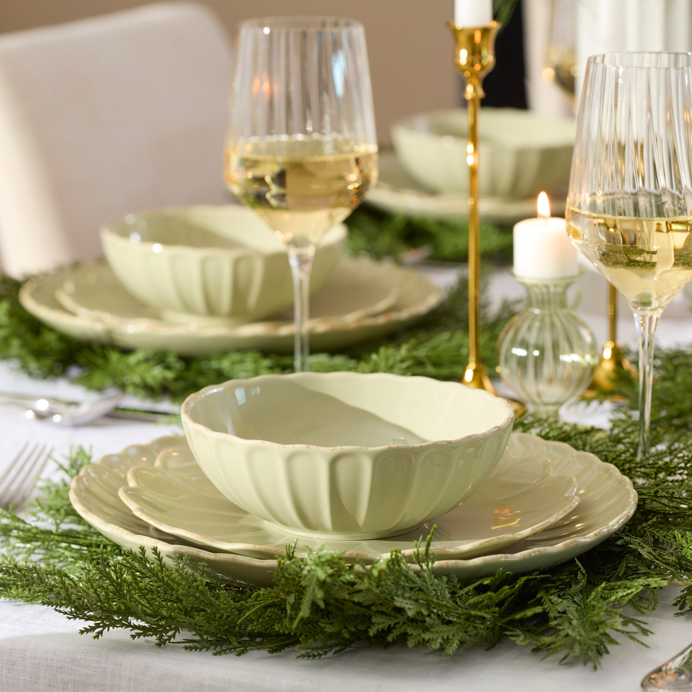 Lenox Everyday Flatware French Perle Scallop Matcha 24-Piece Dinnerware Set - Image 9