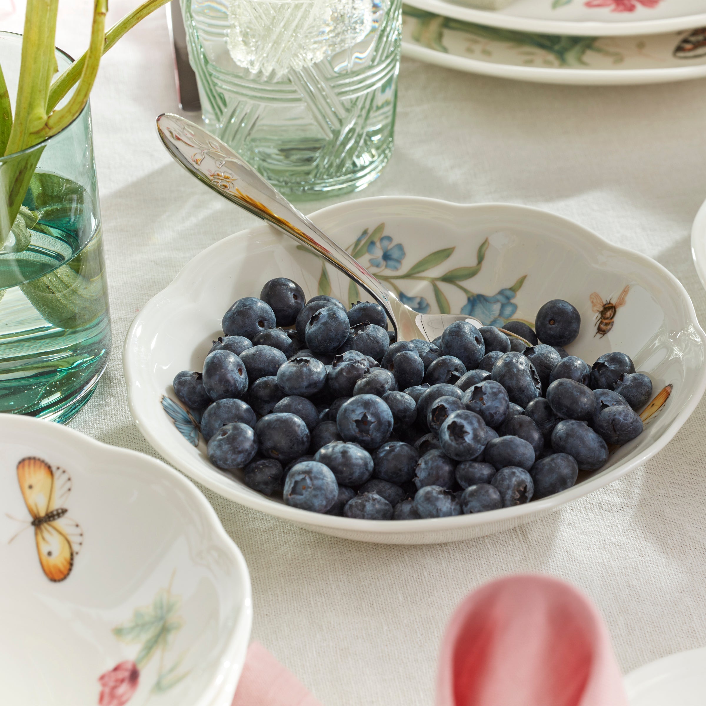 Lenox Everyday Flatware Butterfly Meadow 28-Piece Dinnerware Set - Image 9