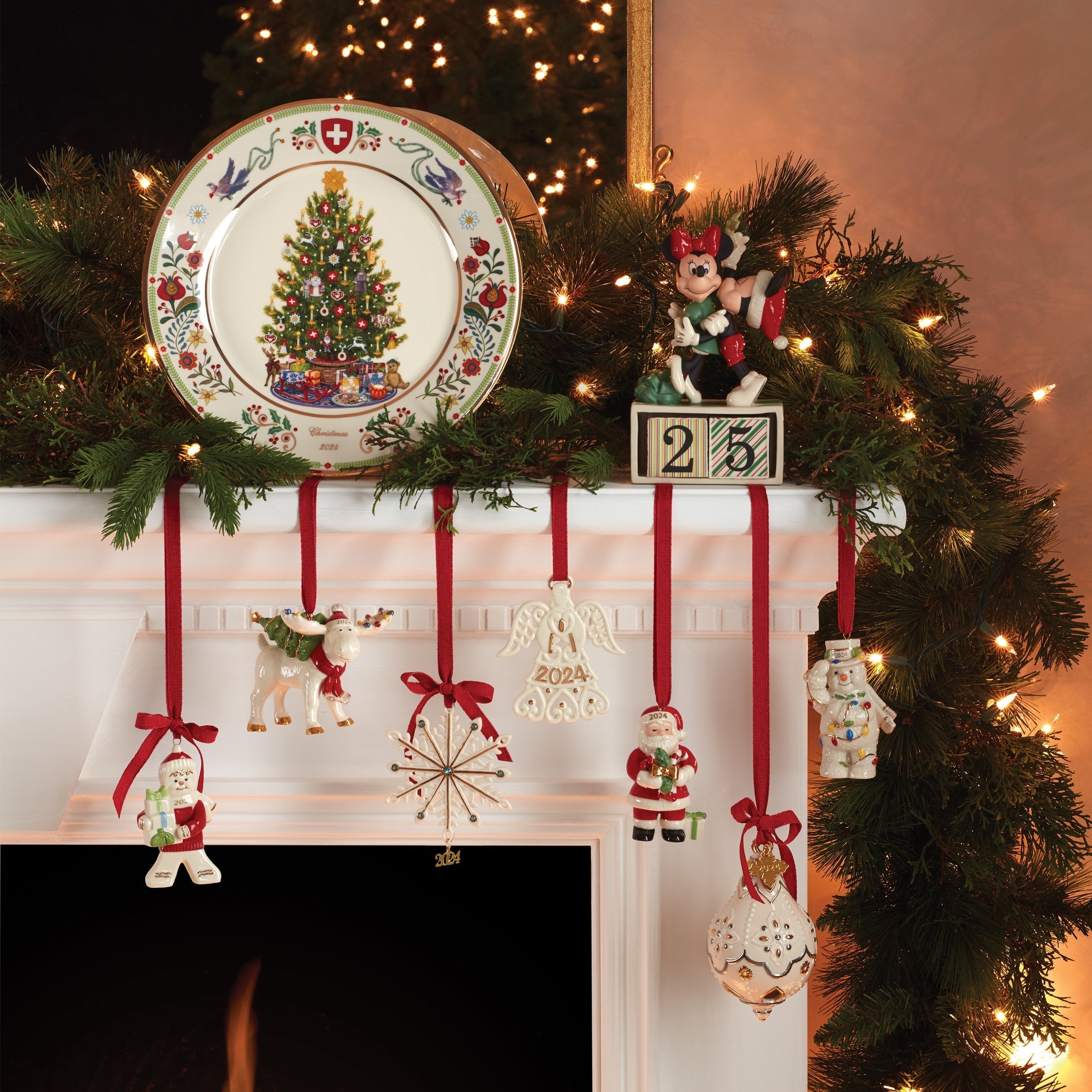 Lenox Everyday Flatware Mickey & Minnie Countdown to Christmas Figurine - Image 2